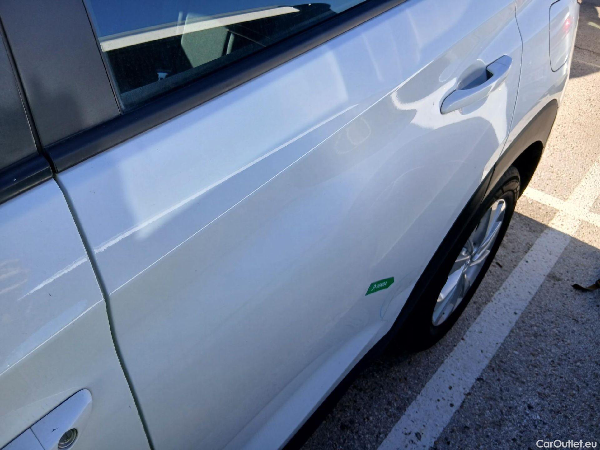  Hyundai  Tucson HYUNDAI  / 2018 / 5P / todoterreno 1.6 CRDI 85kW (116CV) 48V SLE 4X2(SP)(SL) #21