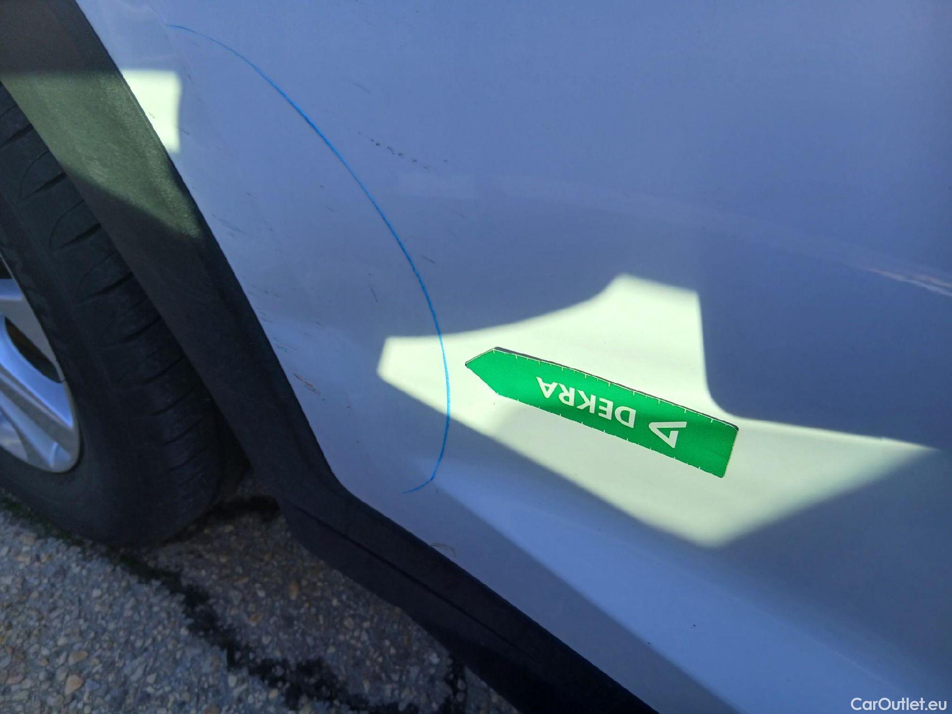  Hyundai  Tucson HYUNDAI  / 2018 / 5P / todoterreno 1.6 CRDI 85kW (116CV) 48V SLE 4X2(SP)(SL) #42