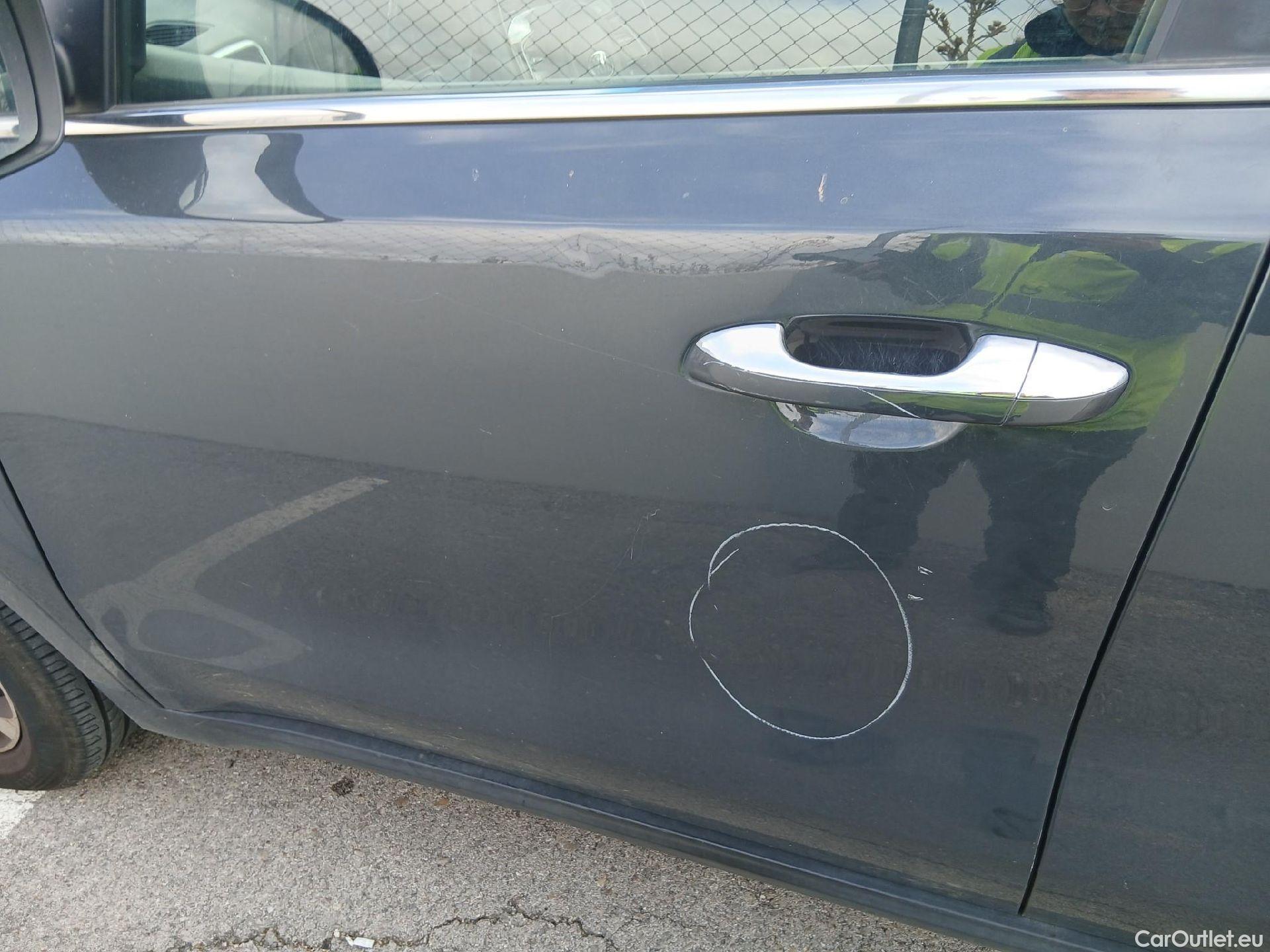  KIA  Sportage KIA  1.6MHEV Drive 100kW(136CV) 4x2(Crist Tintados) #19