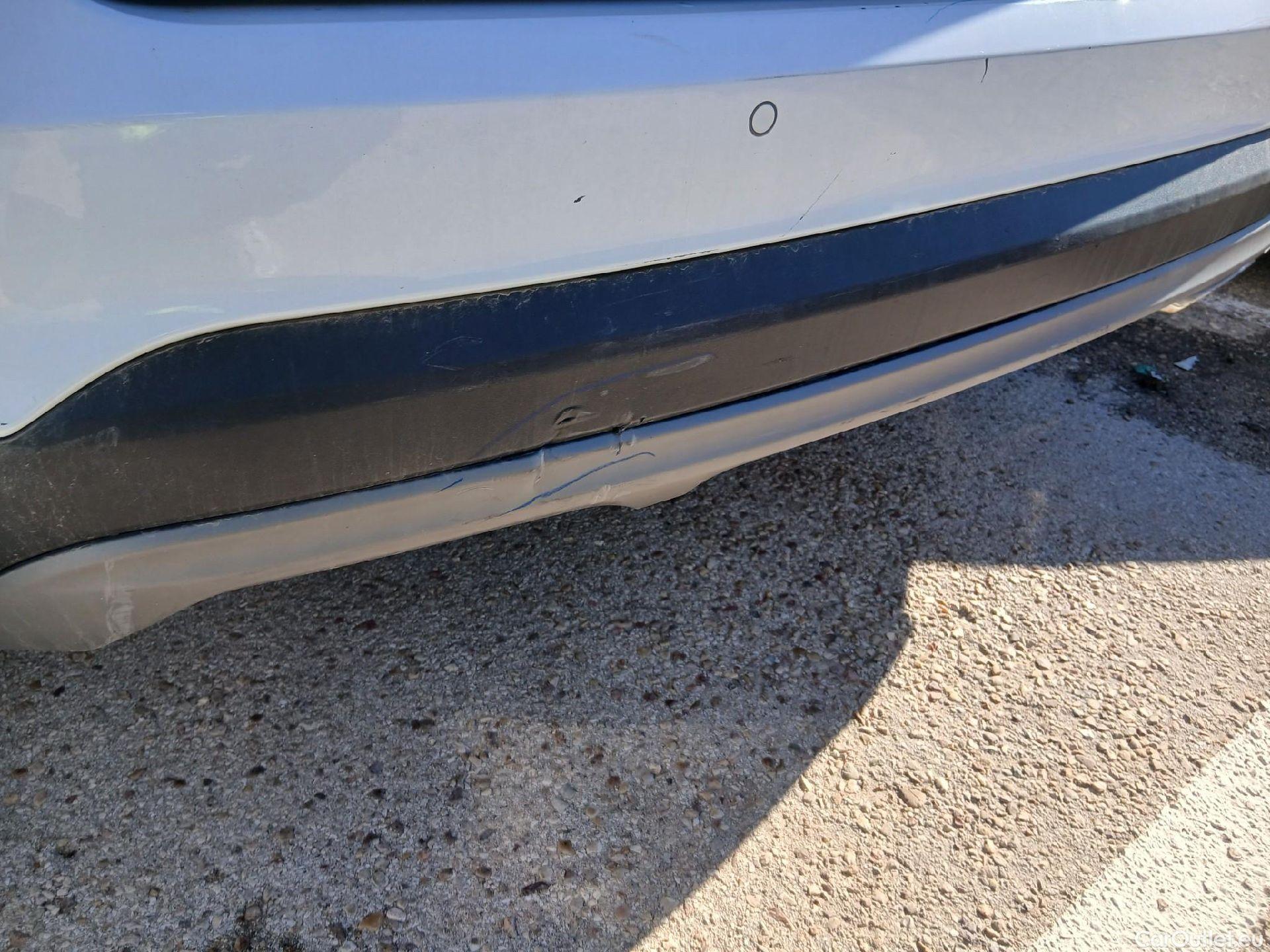  Hyundai  Tucson HYUNDAI  / 2018 / 5P / todoterreno 1.6 CRDI 85kW (116CV) 48V SLE 4X2(SP)(SL) #33