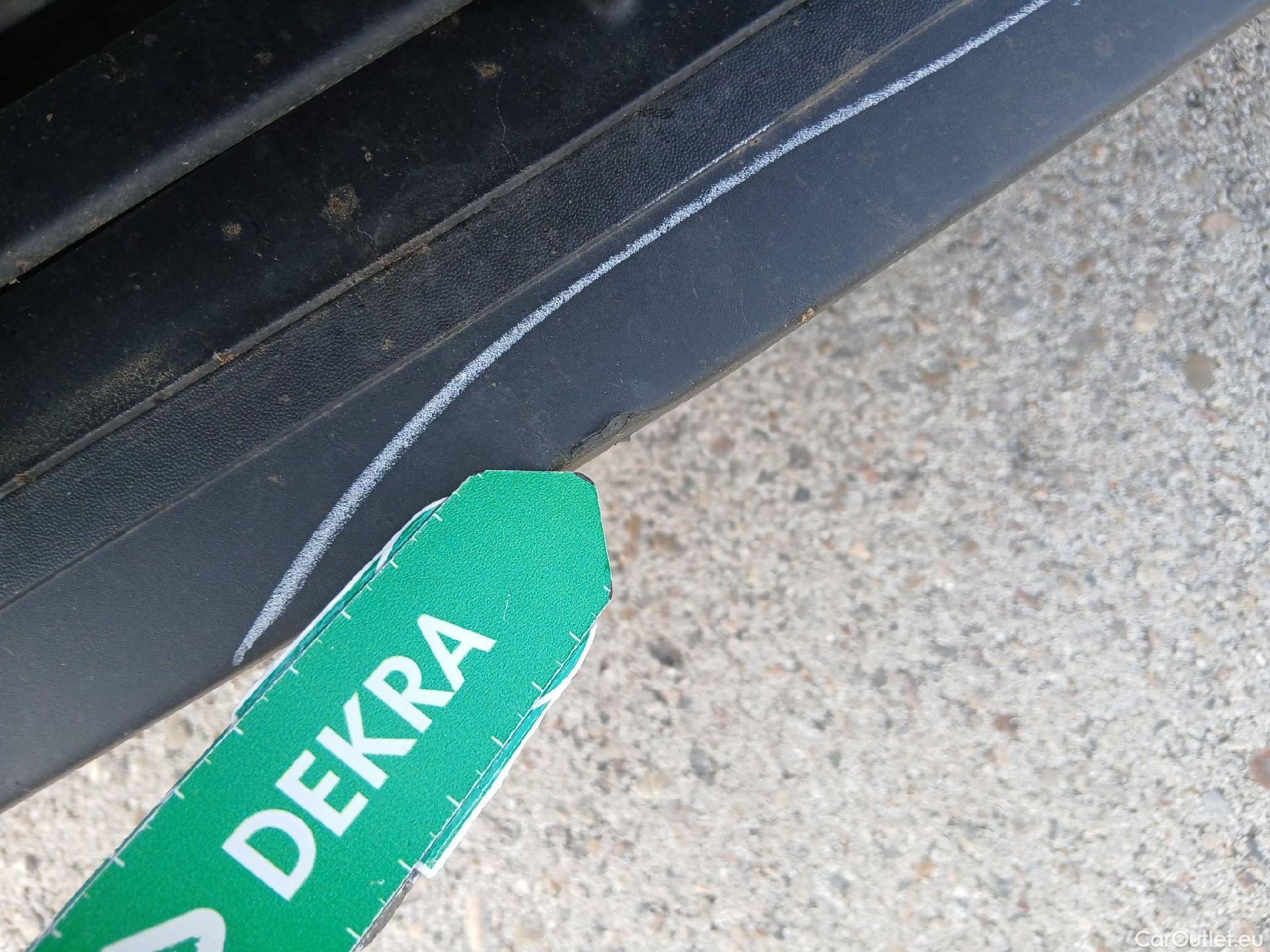  KIA  Sportage KIA  1.6MHEV Drive 100kW(136CV) 4x2(Crist Tintados) #15