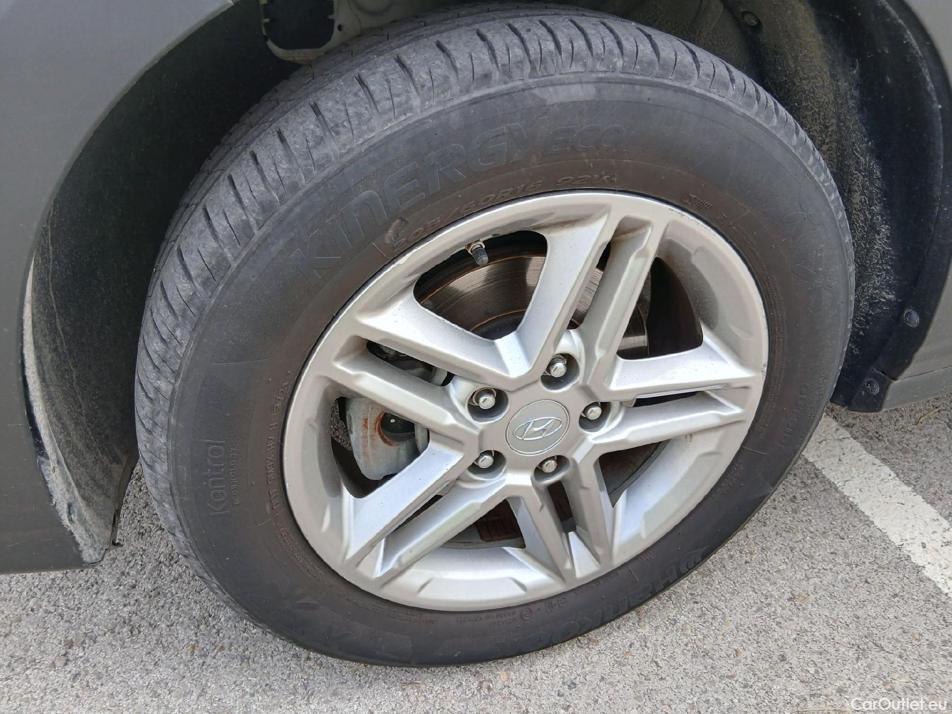  Hyundai  Konna HYUNDAI Kona / 2020 / 5P / todoterreno 1.6 CRDI 100kW (136CV) 48V Maxx 4X2 #4