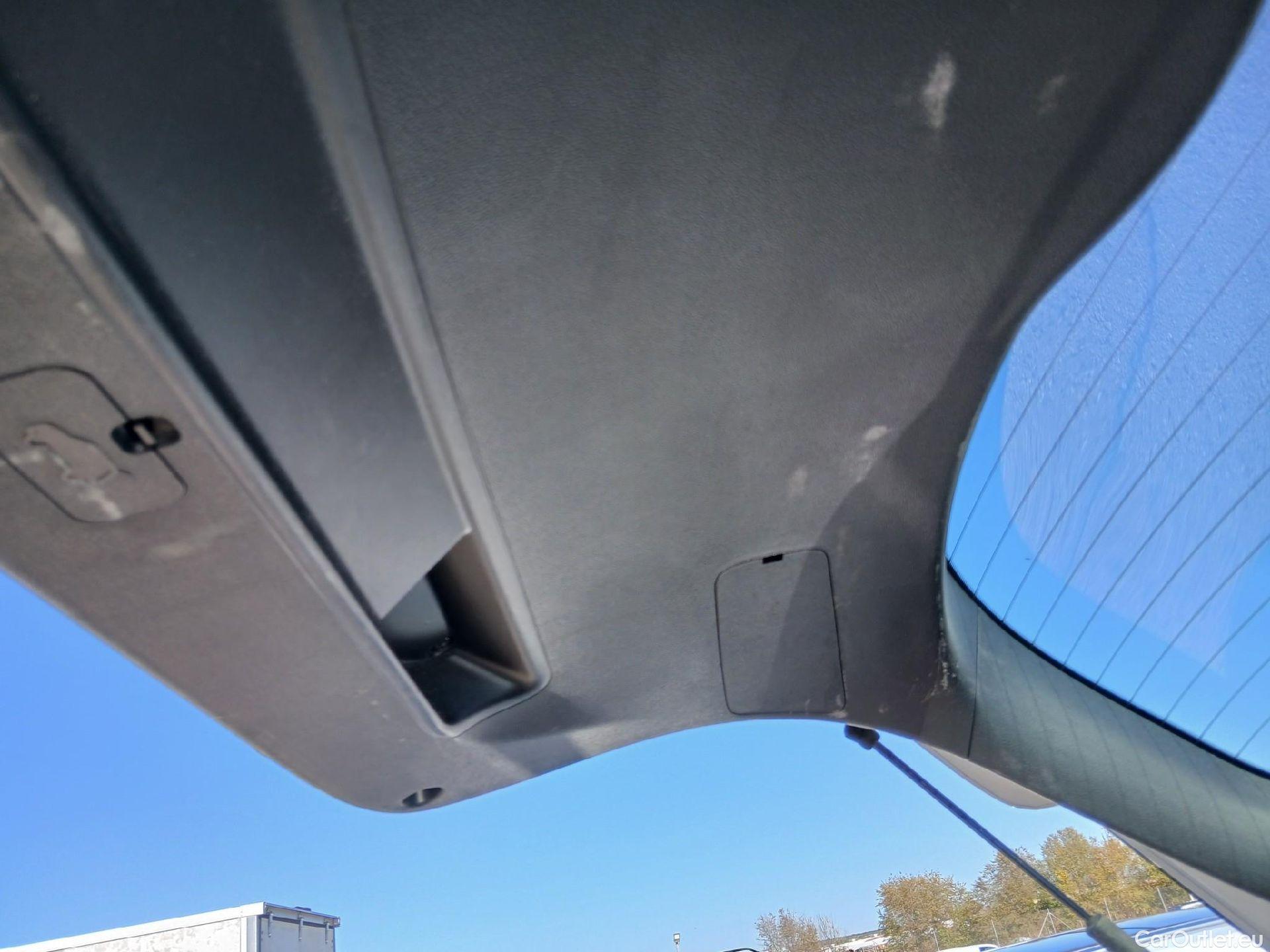  Hyundai  Tucson HYUNDAI  / 2018 / 5P / todoterreno 1.6 CRDI 85kW (116CV) 48V SLE 4X2(SP)(SL) #37