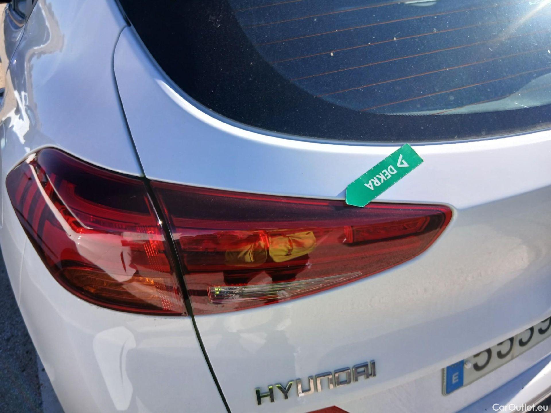  Hyundai  Tucson HYUNDAI  / 2018 / 5P / todoterreno 1.6 CRDI 85kW (116CV) 48V SLE 4X2(SP)(SL) #26