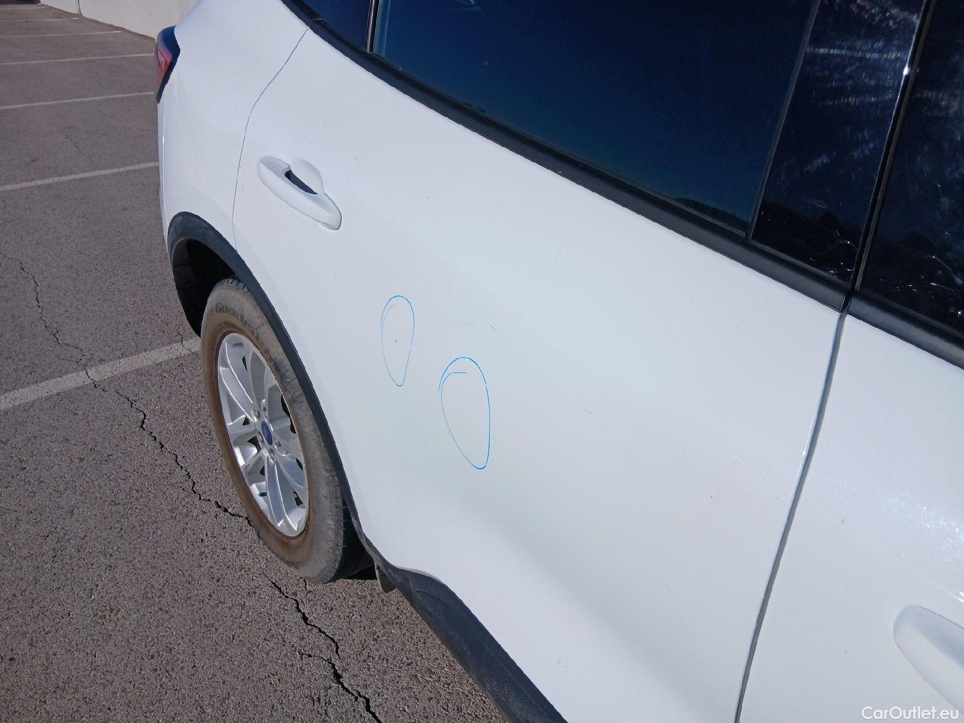  Ford  Kuga FORD  / 2019 / 5P / todoterreno Titanium 2.0 EcoBlue MHEV 110kW (150CV) #24