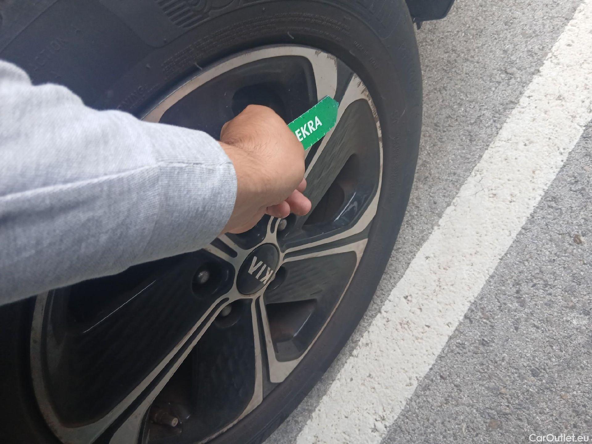  KIA  XCeed KIA  1.6 GDi PHEV 104kW (141CV) eDrive (AC) #17