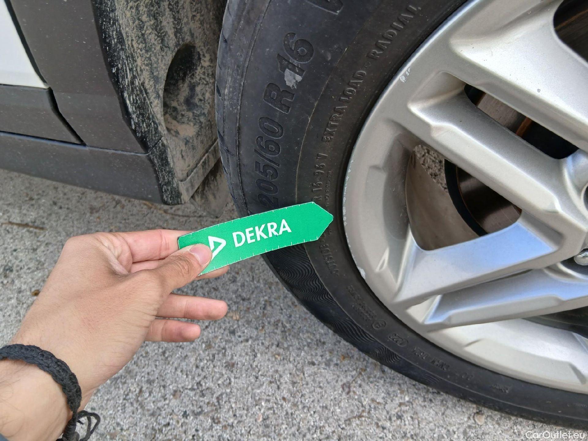  Hyundai  Konna HYUNDAI Kona / 2020 / 5P / todoterreno 1.6 CRDI 100kW (136CV) 48V Maxx 4X2 #23