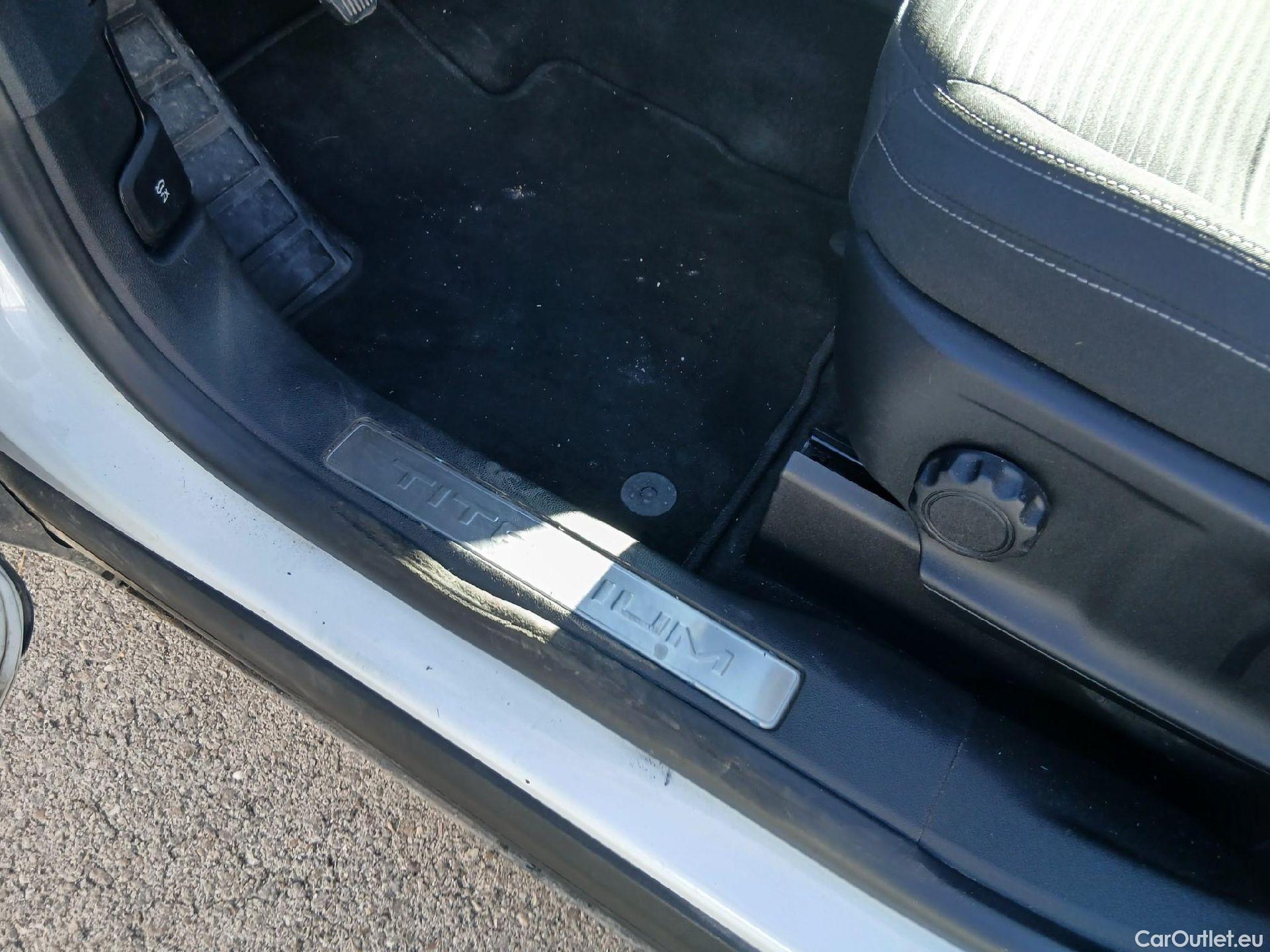  Ford  Kuga FORD  / 2019 / 5P / todoterreno Titanium 2.0 EcoBlue MHEV 110kW (150CV) #1