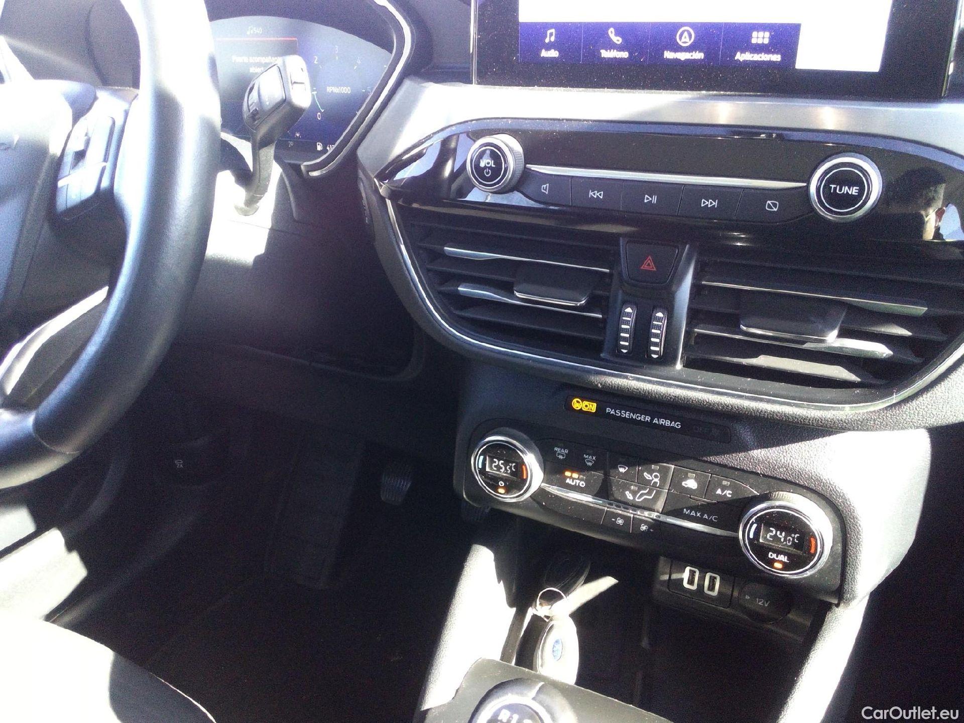  Ford  Kuga FORD  / 2019 / 5P / todoterreno Titanium 2.0 EcoBlue MHEV 110kW (150CV) #30