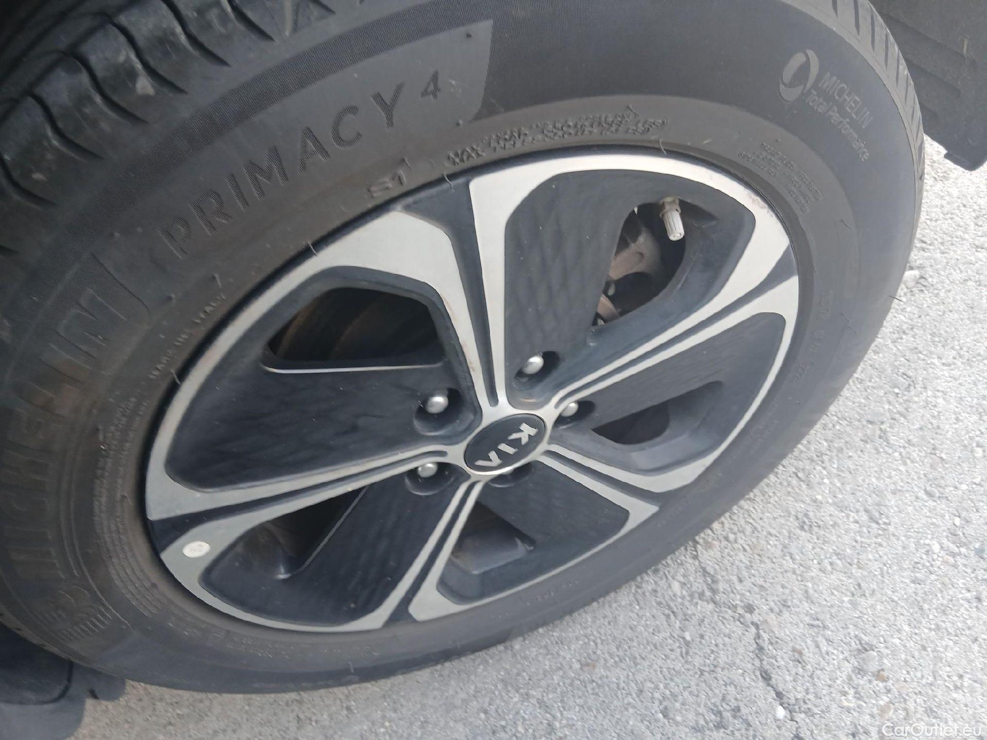  KIA  XCeed KIA  1.6 GDi PHEV 104kW (141CV) eDrive (AC) #10