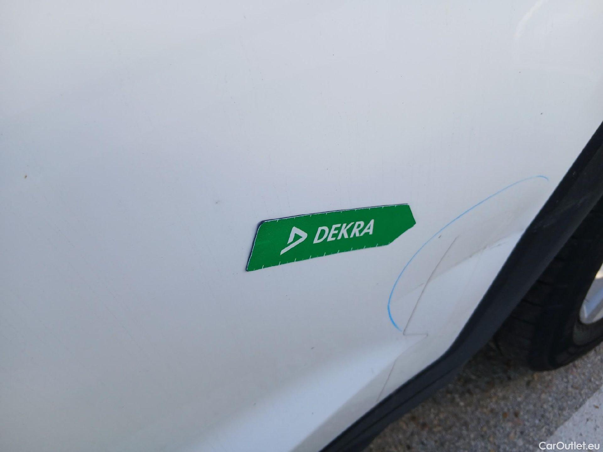  Hyundai  Tucson HYUNDAI  / 2018 / 5P / todoterreno 1.6 CRDI 85kW (116CV) 48V SLE 4X2(SP)(SL) #22