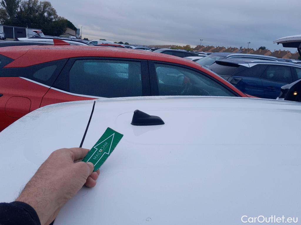  Citroen  C3 CITROEN  / 2016 / 5P / berlina con portón BlueHDi 73KW (100CV) S&S FEEL #27