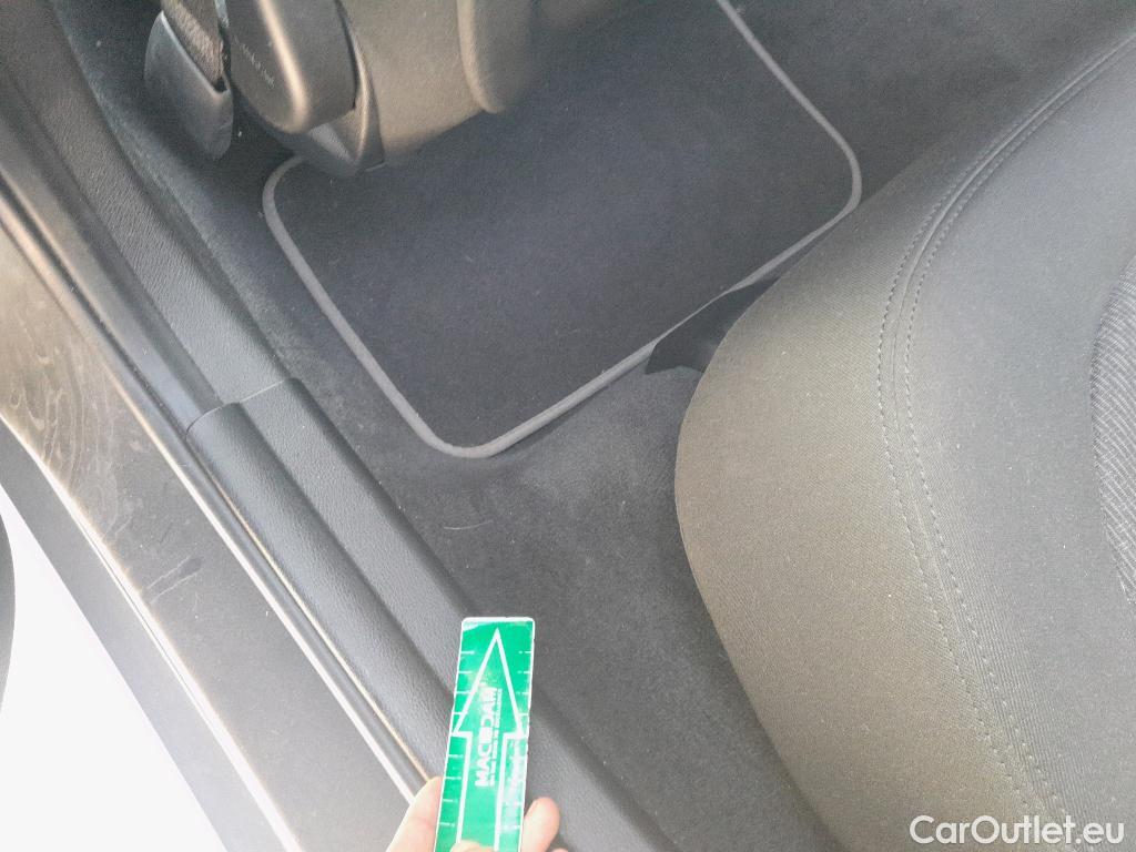  Bmw  X2 BMW  / 2017 / 5P / todoterreno sDrive18d (AC) #7