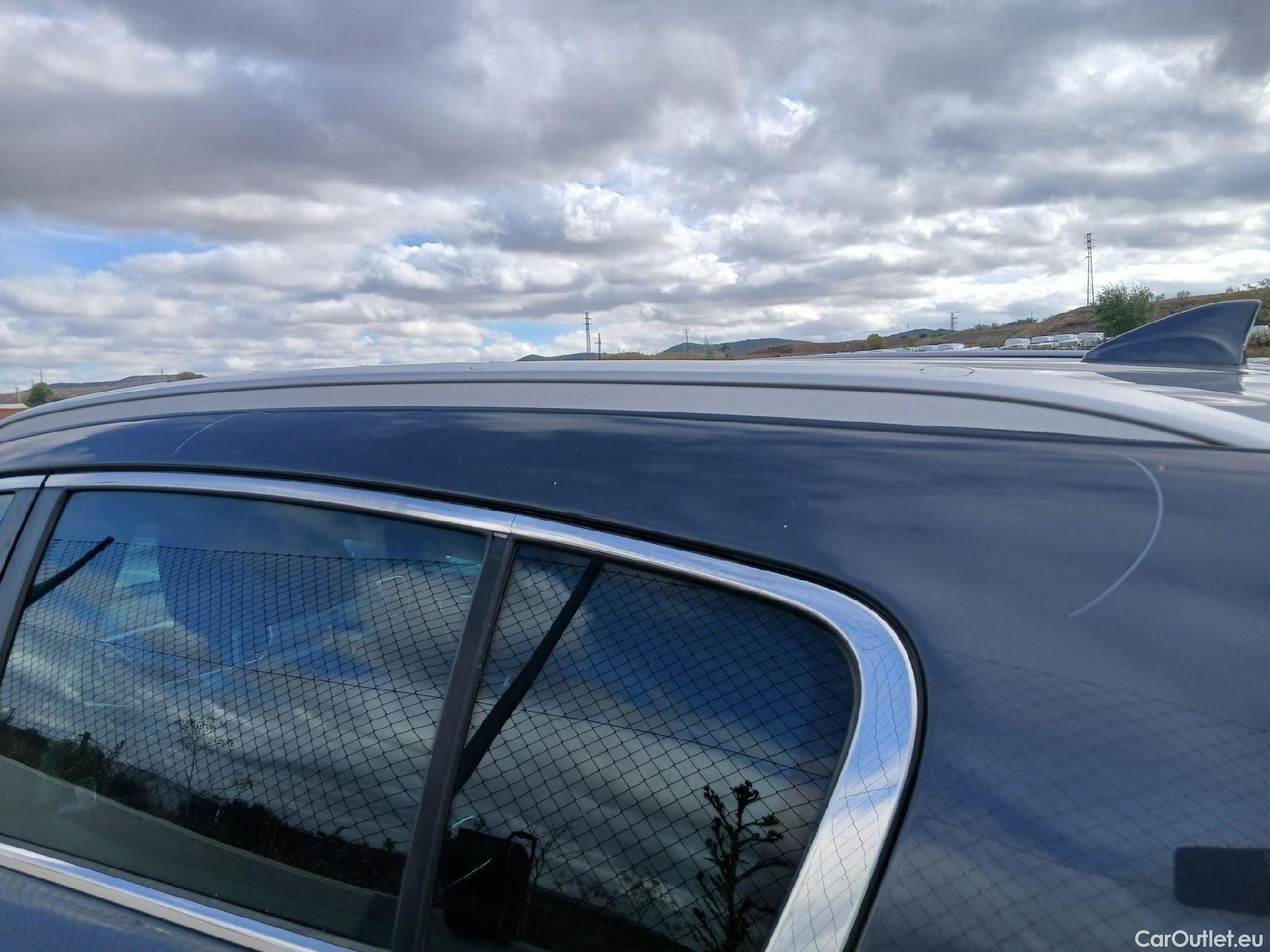  KIA  Sportage KIA  1.6MHEV Drive 100kW(136CV) 4x2(Crist Tintados) #23