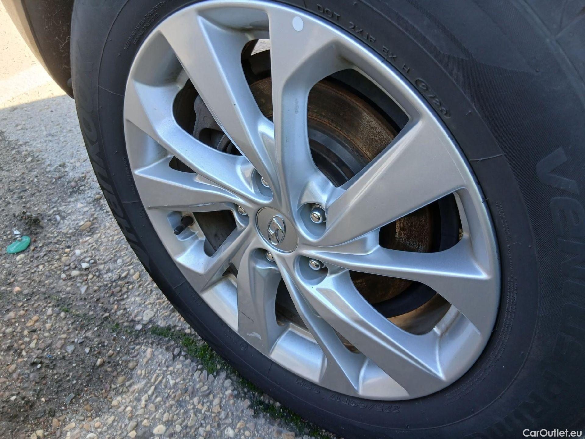  Hyundai  Tucson HYUNDAI  / 2018 / 5P / todoterreno 1.6 CRDI 85kW (116CV) 48V SLE 4X2(SP)(SL) #39