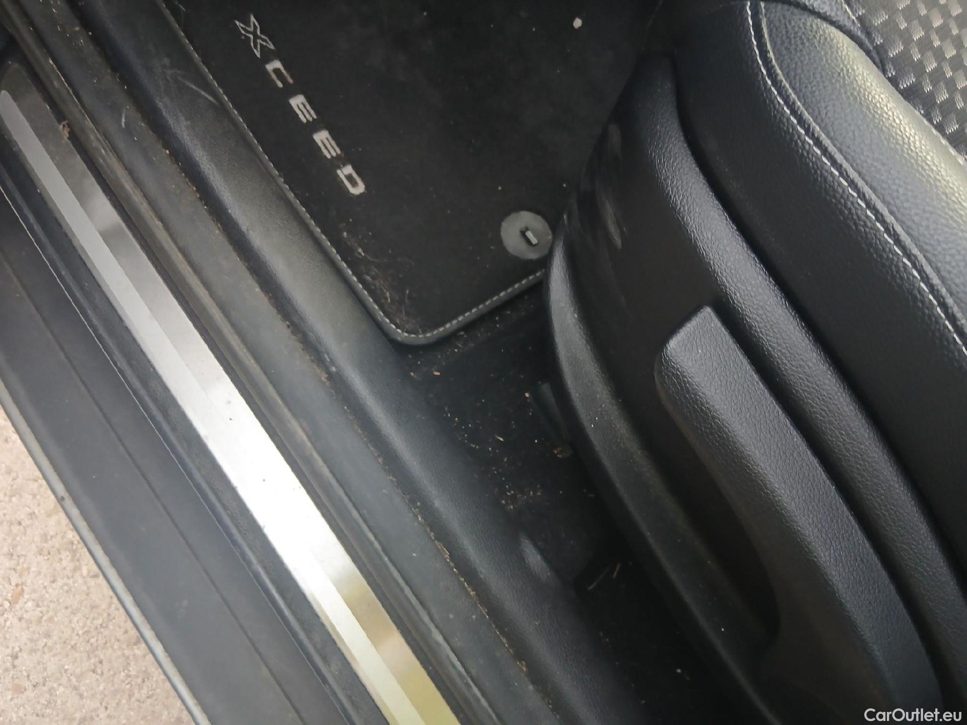  KIA  XCeed KIA  1.6 GDi PHEV 104kW (141CV) eDrive (AC) #2