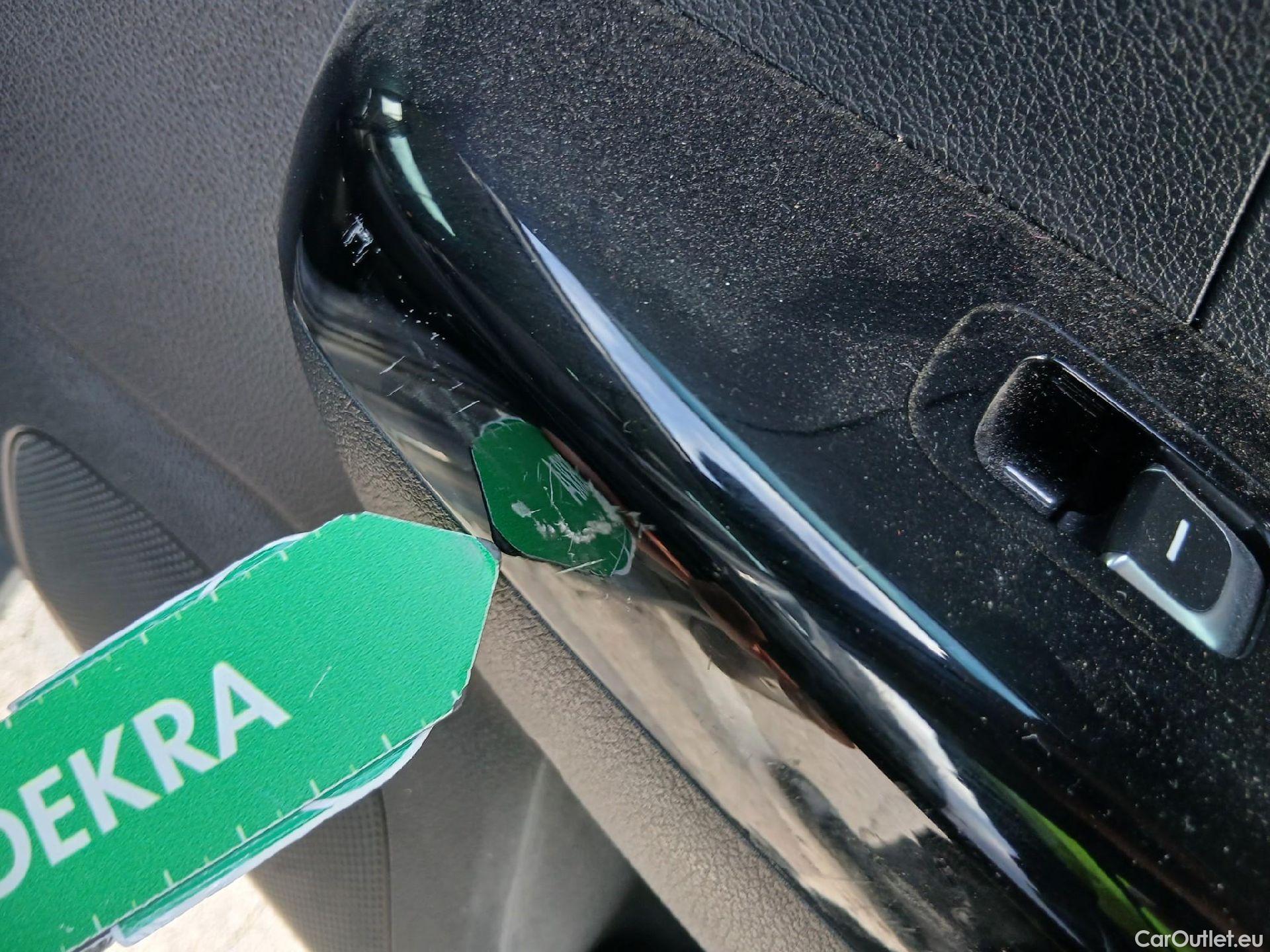  KIA  Sportage KIA  1.6MHEV Drive 100kW(136CV) 4x2(Crist Tintados) #5