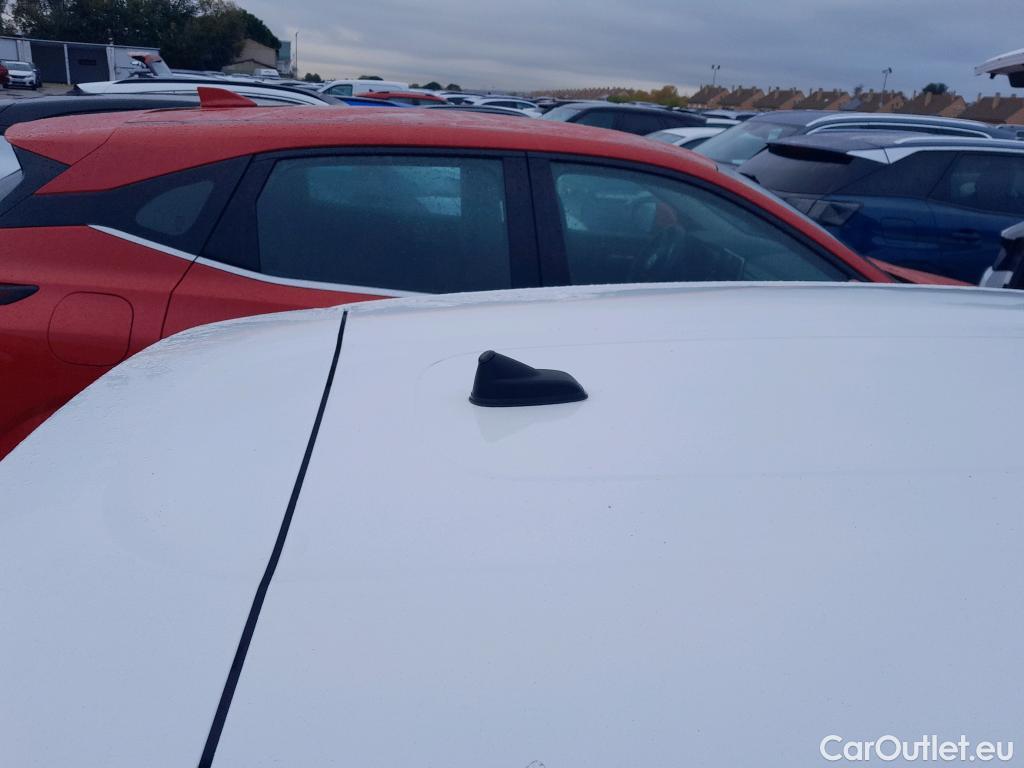  Citroen  C3 CITROEN  / 2016 / 5P / berlina con portón BlueHDi 73KW (100CV) S&S FEEL #26