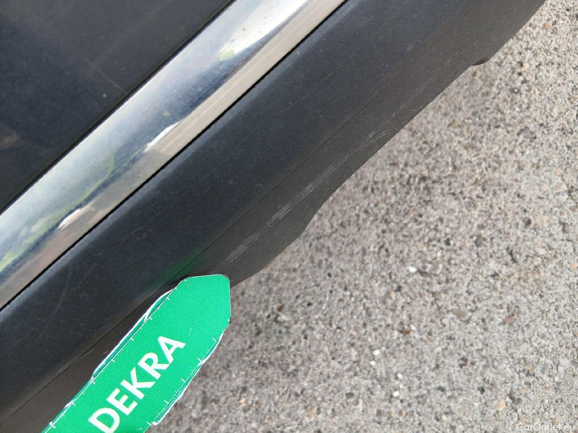  KIA  Sportage KIA  1.6MHEV Drive 100kW(136CV) 4x2(Crist Tintados) #25