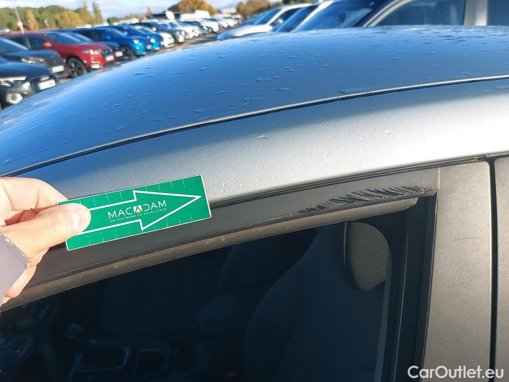  Hyundai   Ioniq HYUNDAI / 2019 / 5P / berlina con portón 1.6 GDI HEV Tecno DCT #4