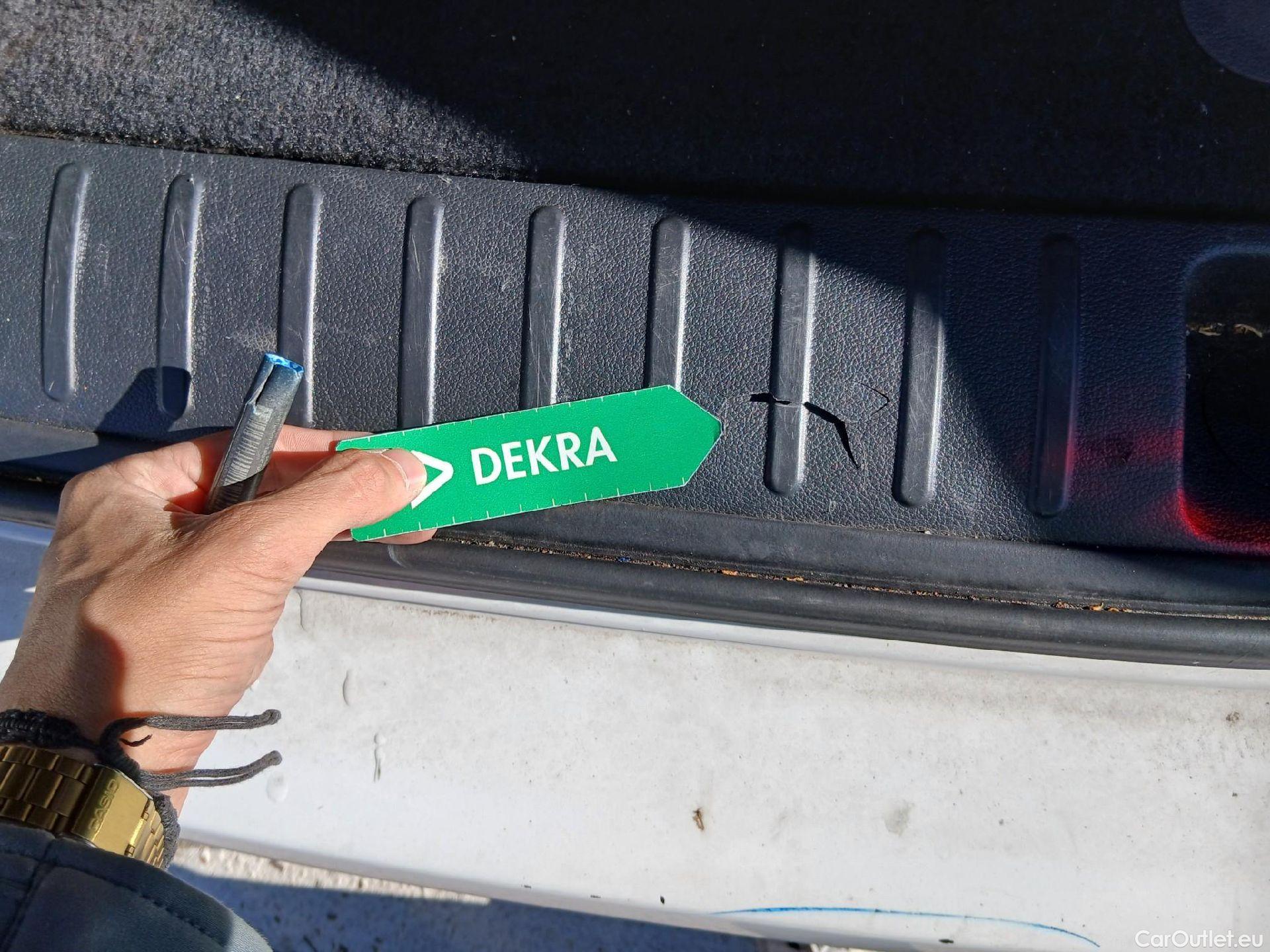  Hyundai  Tucson HYUNDAI  / 2018 / 5P / todoterreno 1.6 CRDI 85kW (116CV) 48V SLE 4X2(SP)(SL) #35