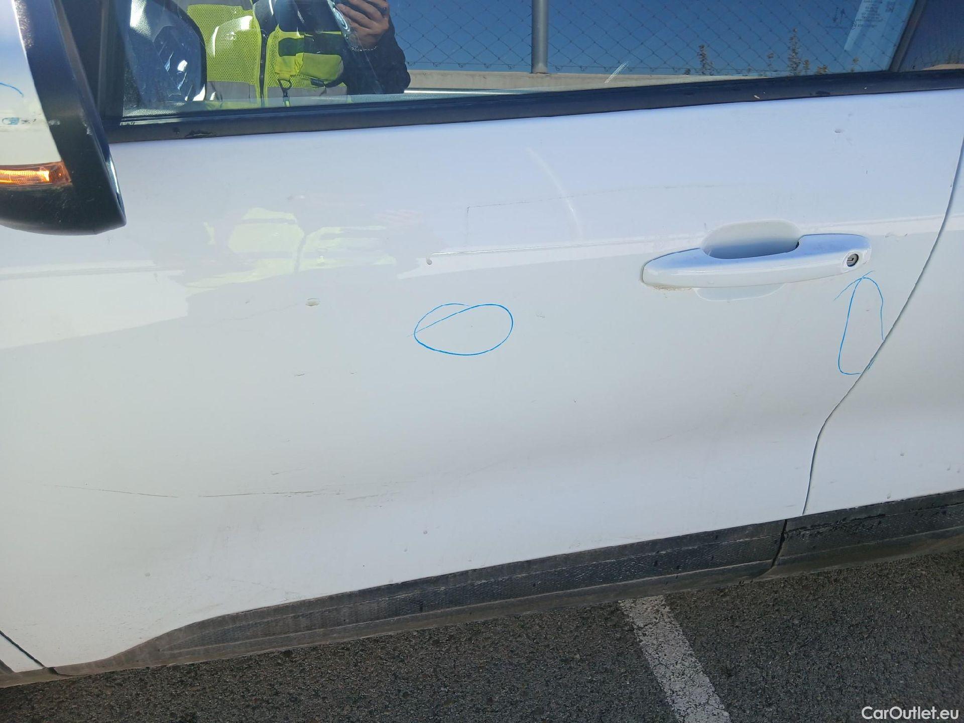  Ford  Kuga FORD  / 2019 / 5P / todoterreno Titanium 2.0 EcoBlue MHEV 110kW (150CV) #14