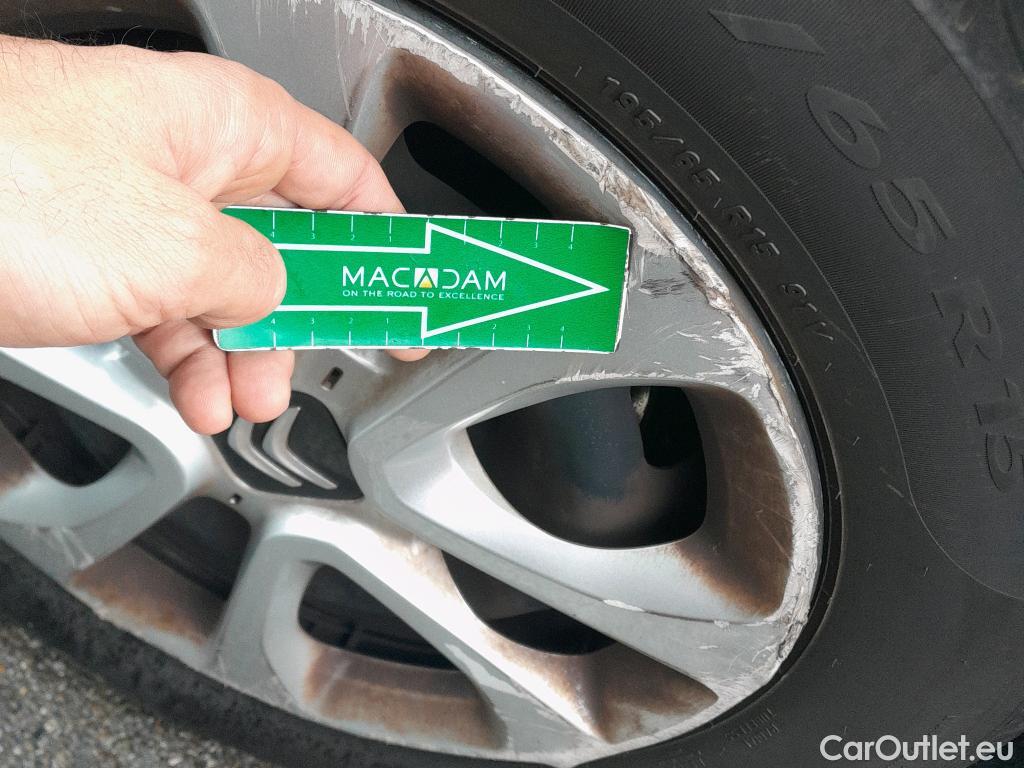  Citroen  C3 CITROEN  / 2016 / 5P / berlina con portón BlueHDi 73KW (100CV) S&S FEEL #17