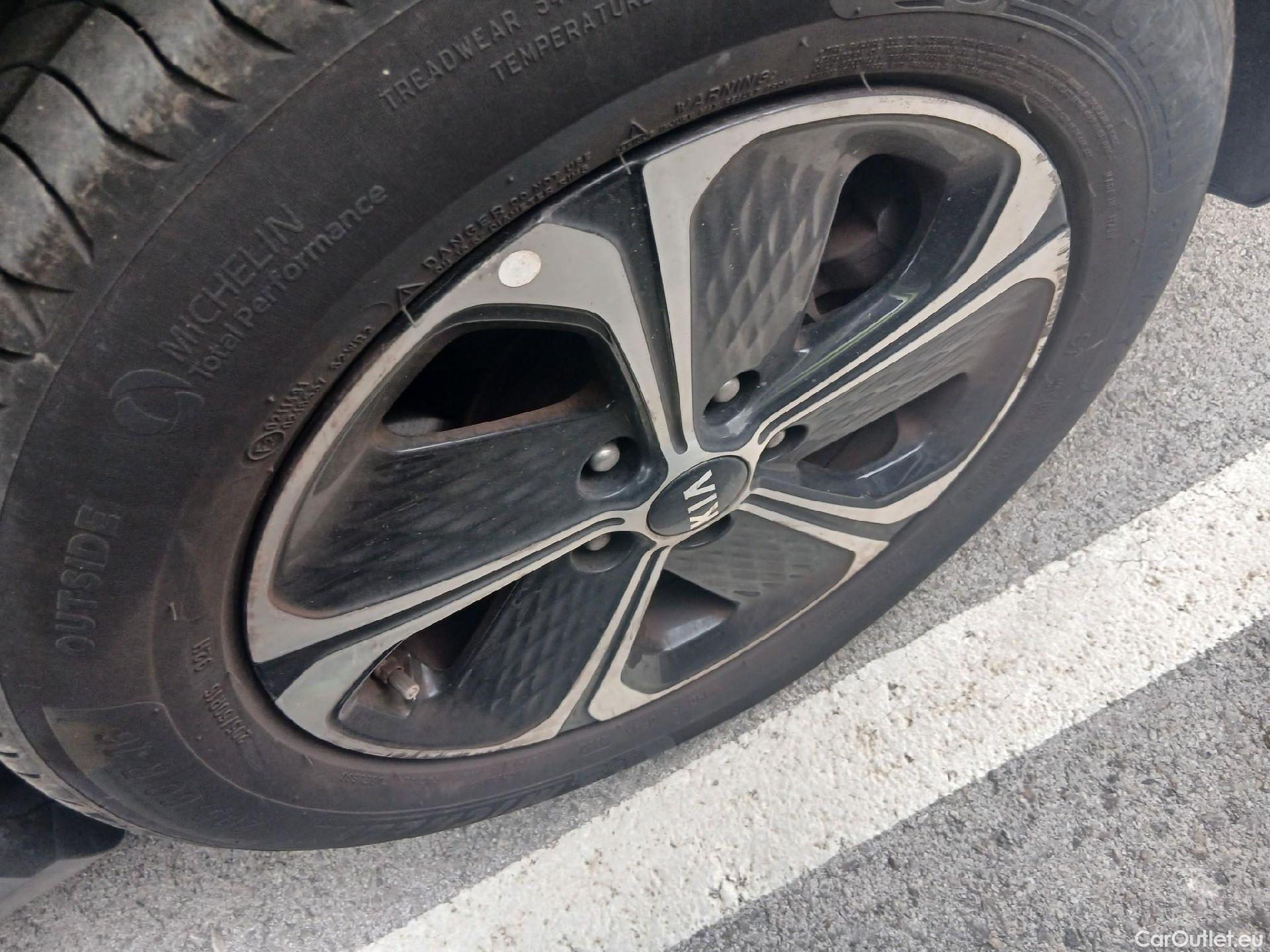  KIA  XCeed KIA  1.6 GDi PHEV 104kW (141CV) eDrive (AC) #18