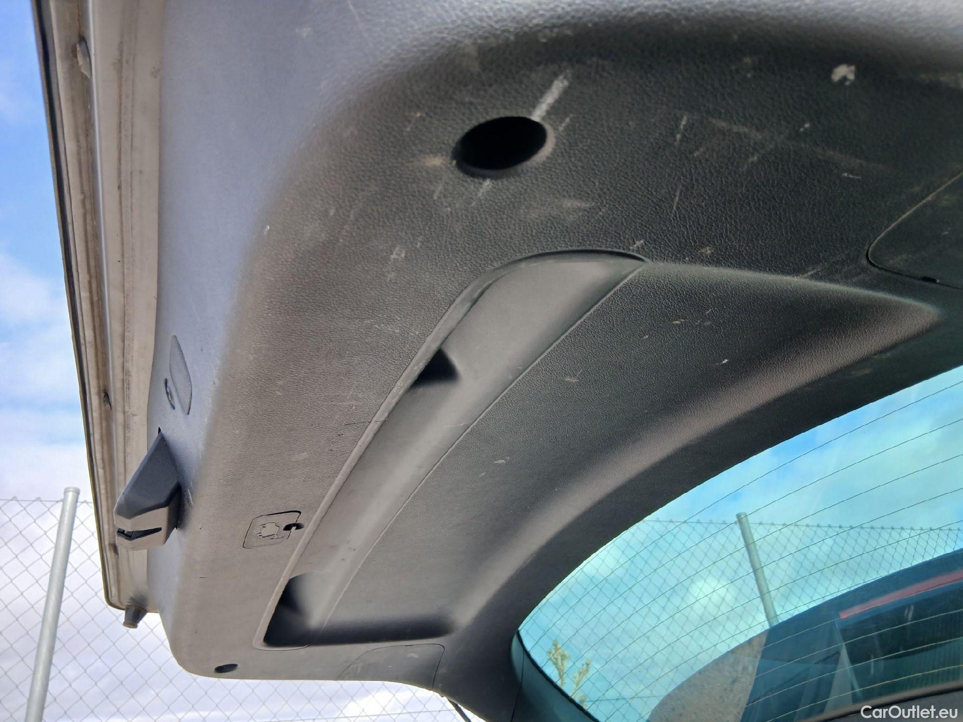  KIA  Sportage KIA  1.6MHEV Drive 100kW(136CV) 4x2(Crist Tintados) #3