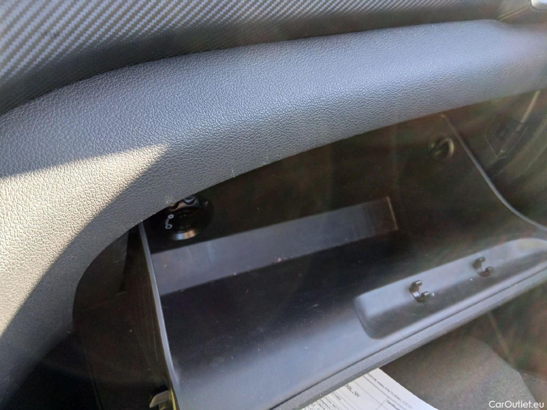  Hyundai  Tucson HYUNDAI  / 2018 / 5P / todoterreno 1.6 CRDI 85kW (116CV) 48V SLE 4X2(SP)(SL) #1