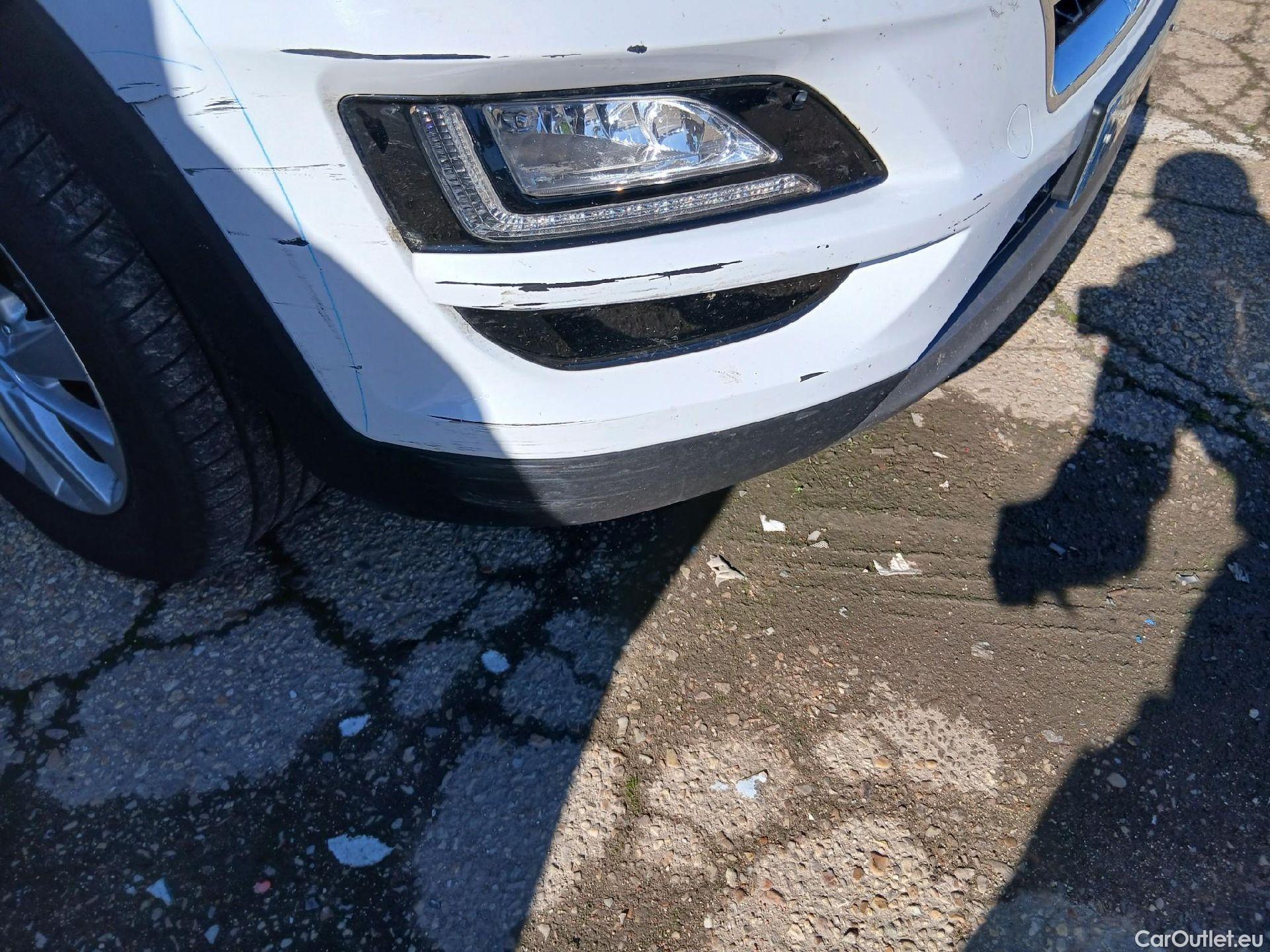  Hyundai  Tucson HYUNDAI  / 2018 / 5P / todoterreno 1.6 CRDI 85kW (116CV) 48V SLE 4X2(SP)(SL) #5