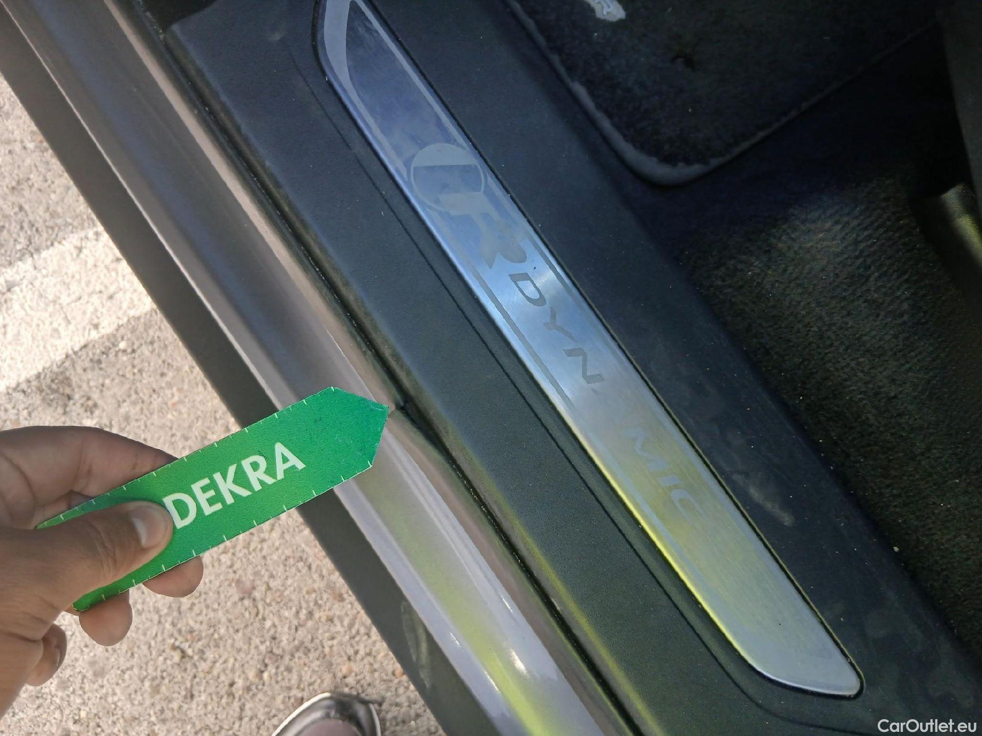  Land Rover  Range Rover LAND ROVER  Velar / 2017 / 5P / todoterreno 2.0D I4 150kW R-Dynamic S 4WD Auto #6