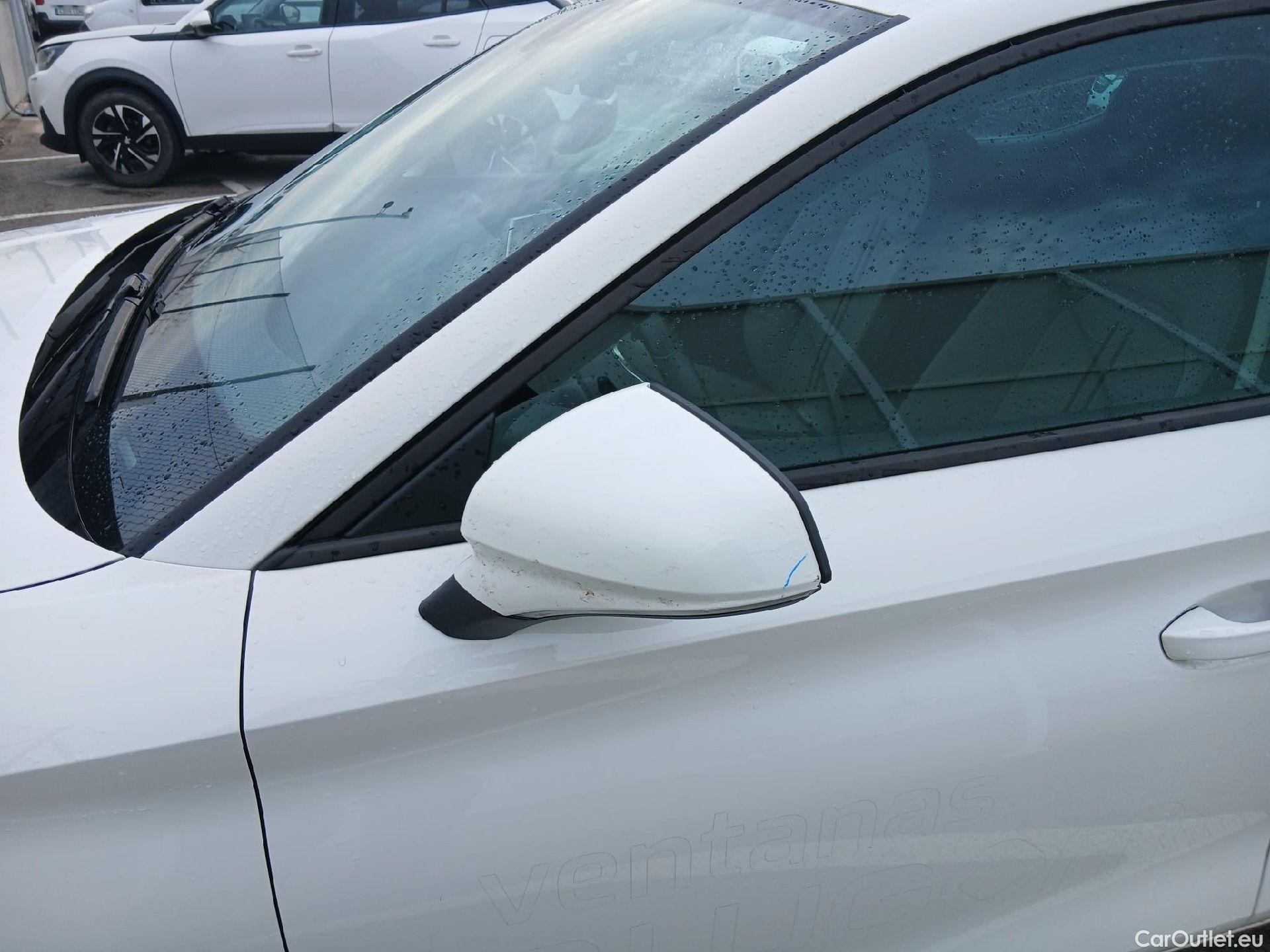  Land Rover  Discovery SEAT Nuevo León / 2020 / 5P / berlina con portón 2.0 TDI 85kW S&S Style Go(SP) #24