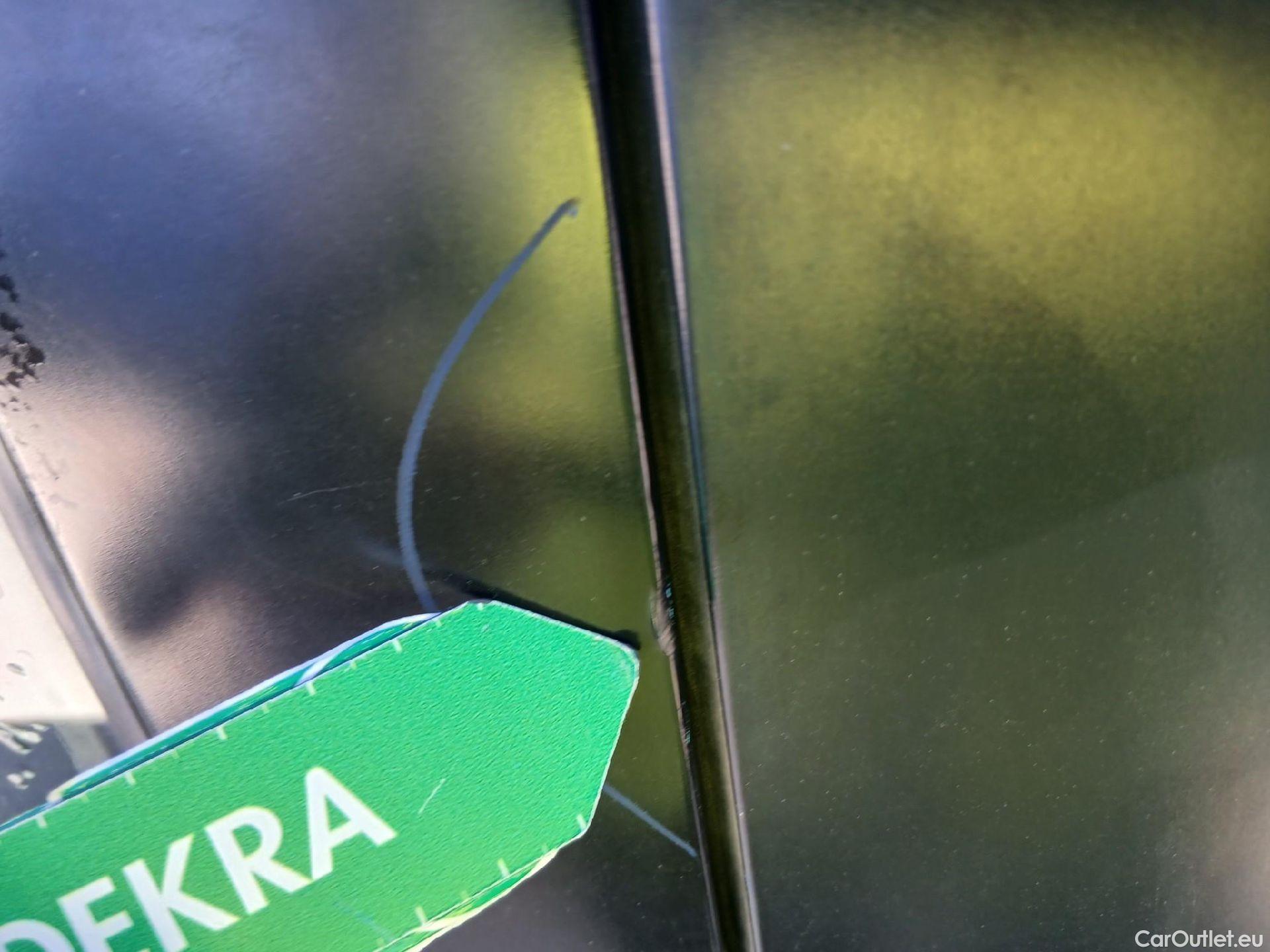  Peugeot  208 PEUGEOT  / 2015 / 5P / berlina con portón 5P ACTIVE BlueHDi 73kW (100CV) #21