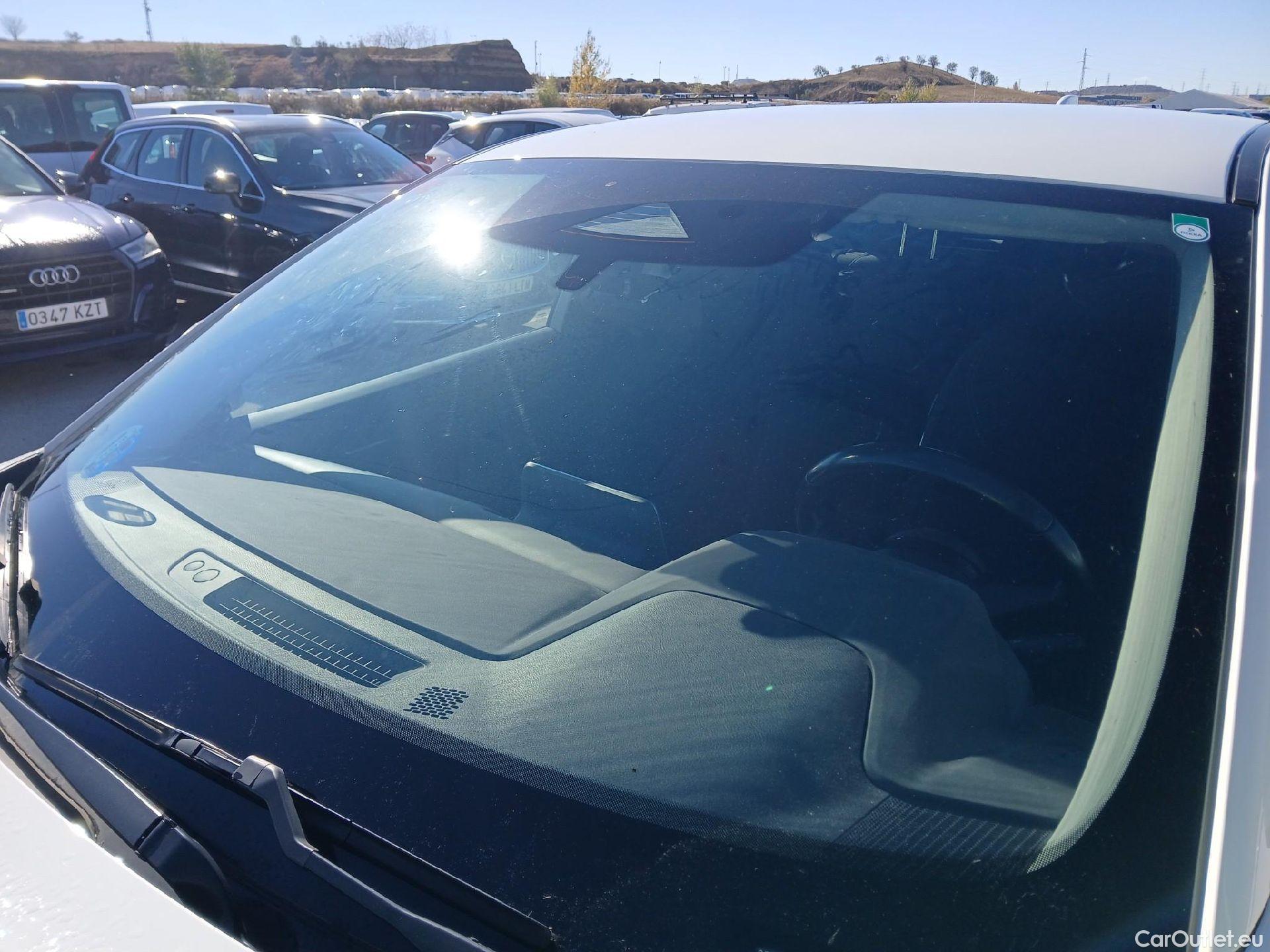  Nissan  Qashqai NISSAN  / 2021 / 5P / todoterreno DIG-T 103kW (140CV) mHEV 4x2 Acenta #13