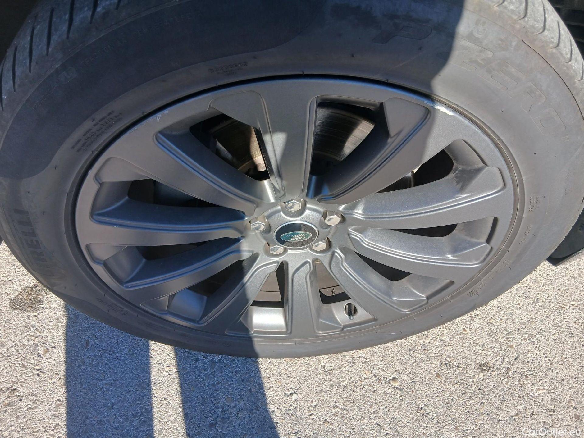  Land Rover  Range Rover LAND ROVER  Velar / 2017 / 5P / todoterreno 2.0D I4 150kW R-Dynamic S 4WD Auto #46