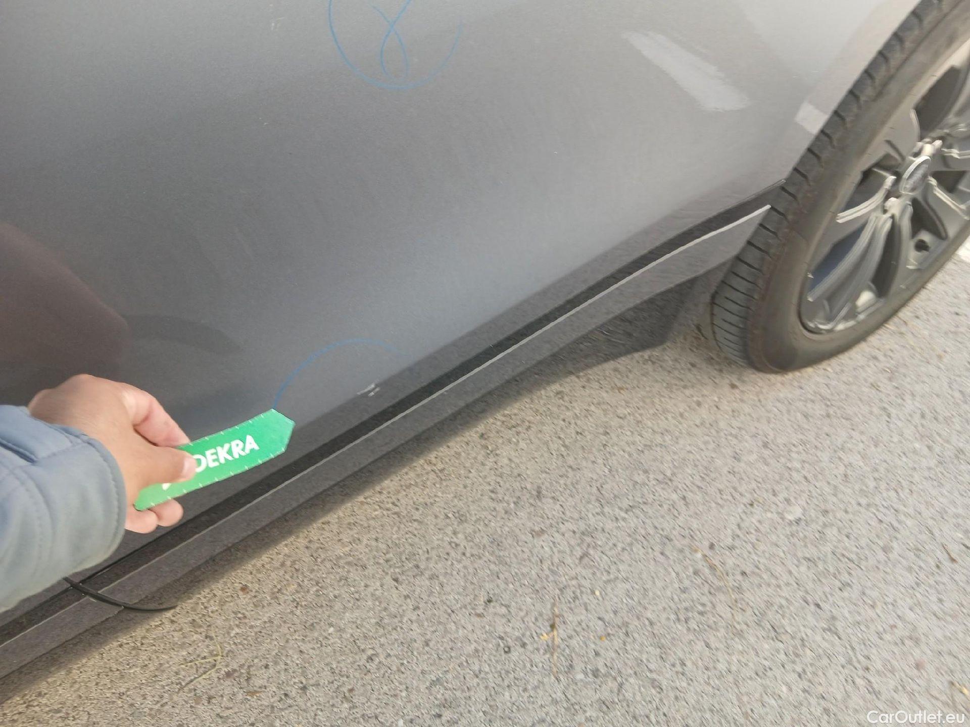  Land Rover  Range Rover LAND ROVER  Velar / 2017 / 5P / todoterreno 2.0D I4 150kW R-Dynamic S 4WD Auto #20