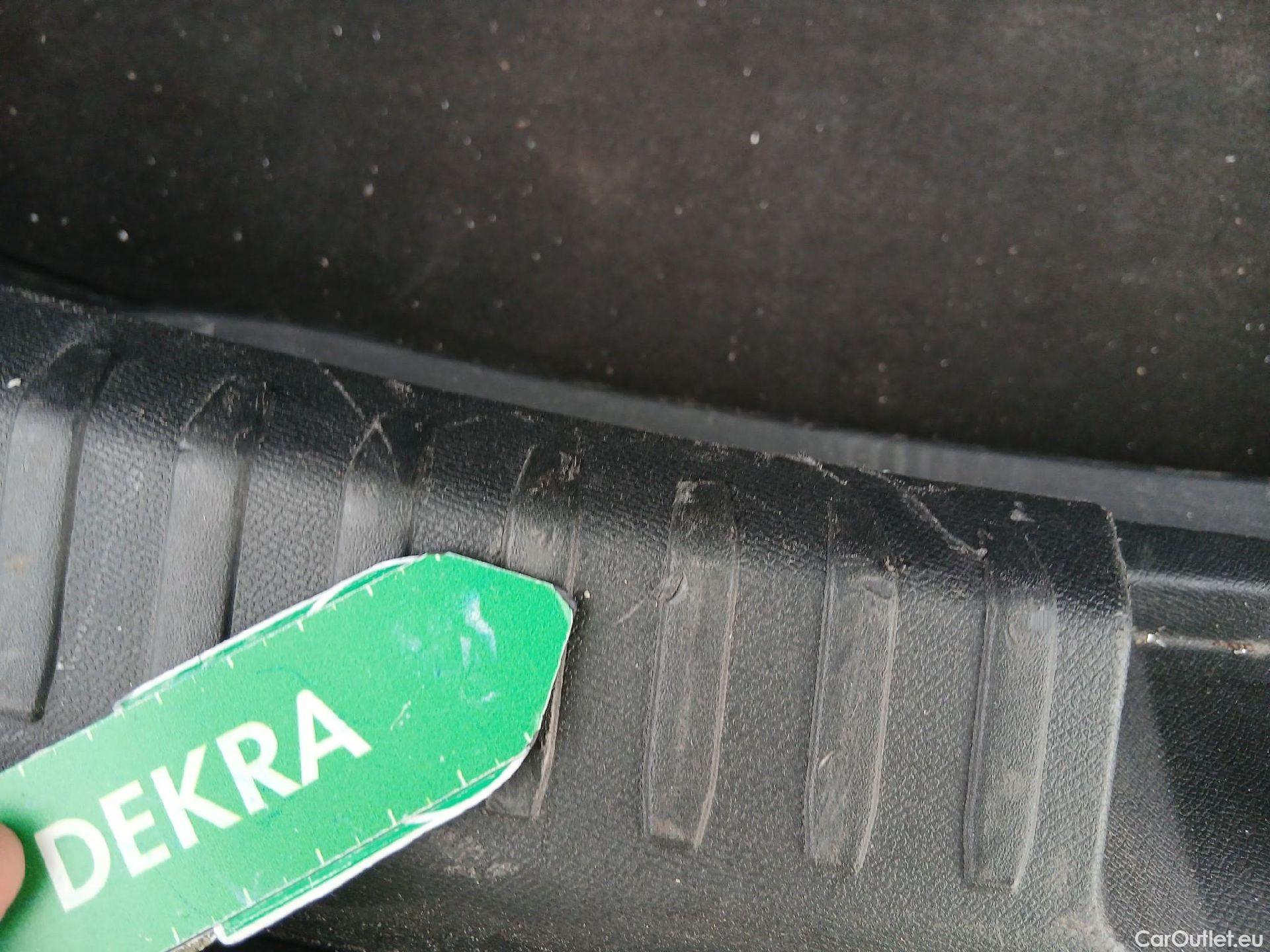  Land Rover  Discovery SEAT Nuevo León / 2020 / 5P / berlina con portón 2.0 TDI 85kW S&S Style Go(SP) #9