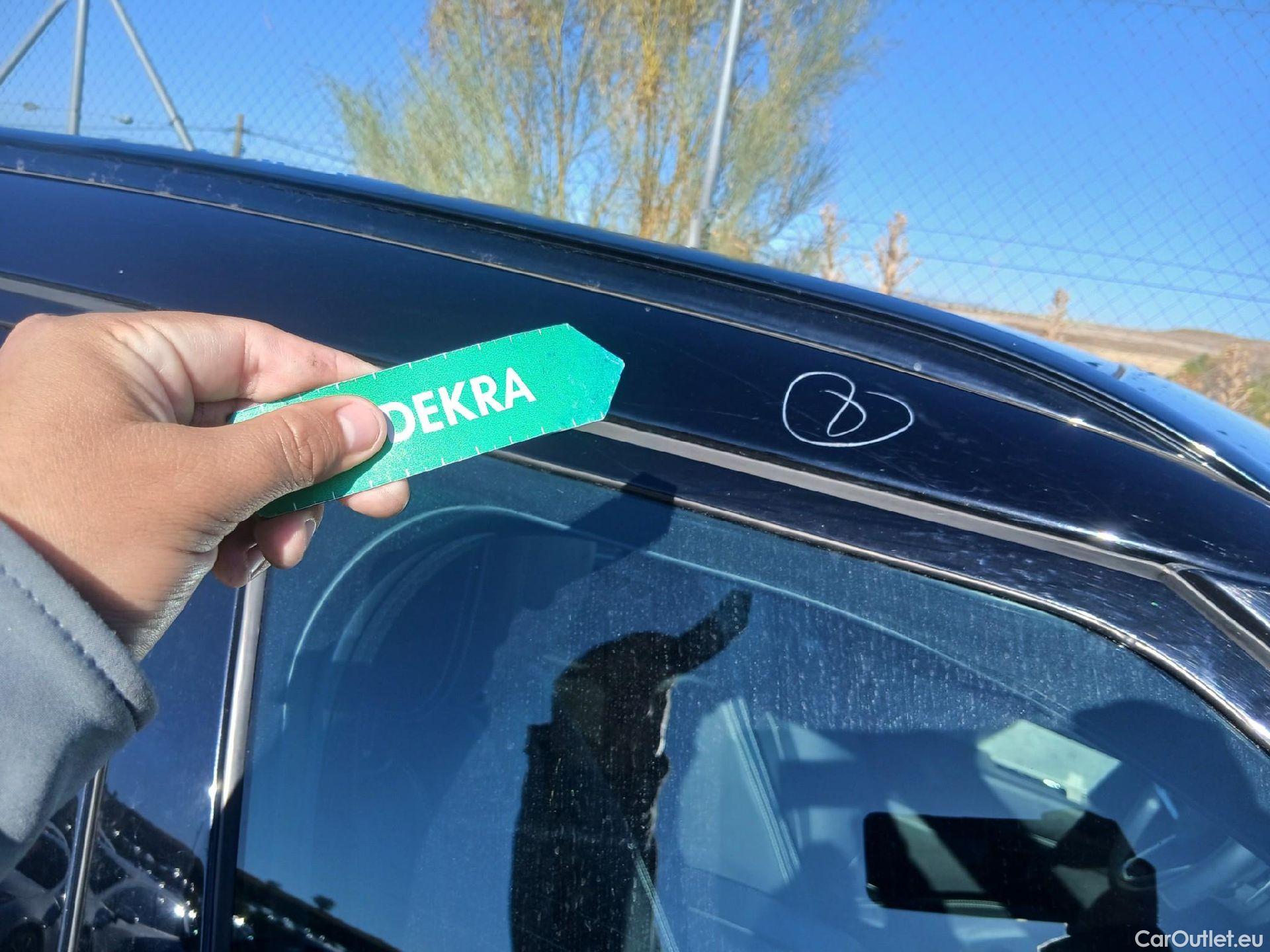  Land Rover  Range Rover LAND ROVER  Velar / 2017 / 5P / todoterreno 2.0D I4 150kW R-Dynamic S 4WD Auto #42