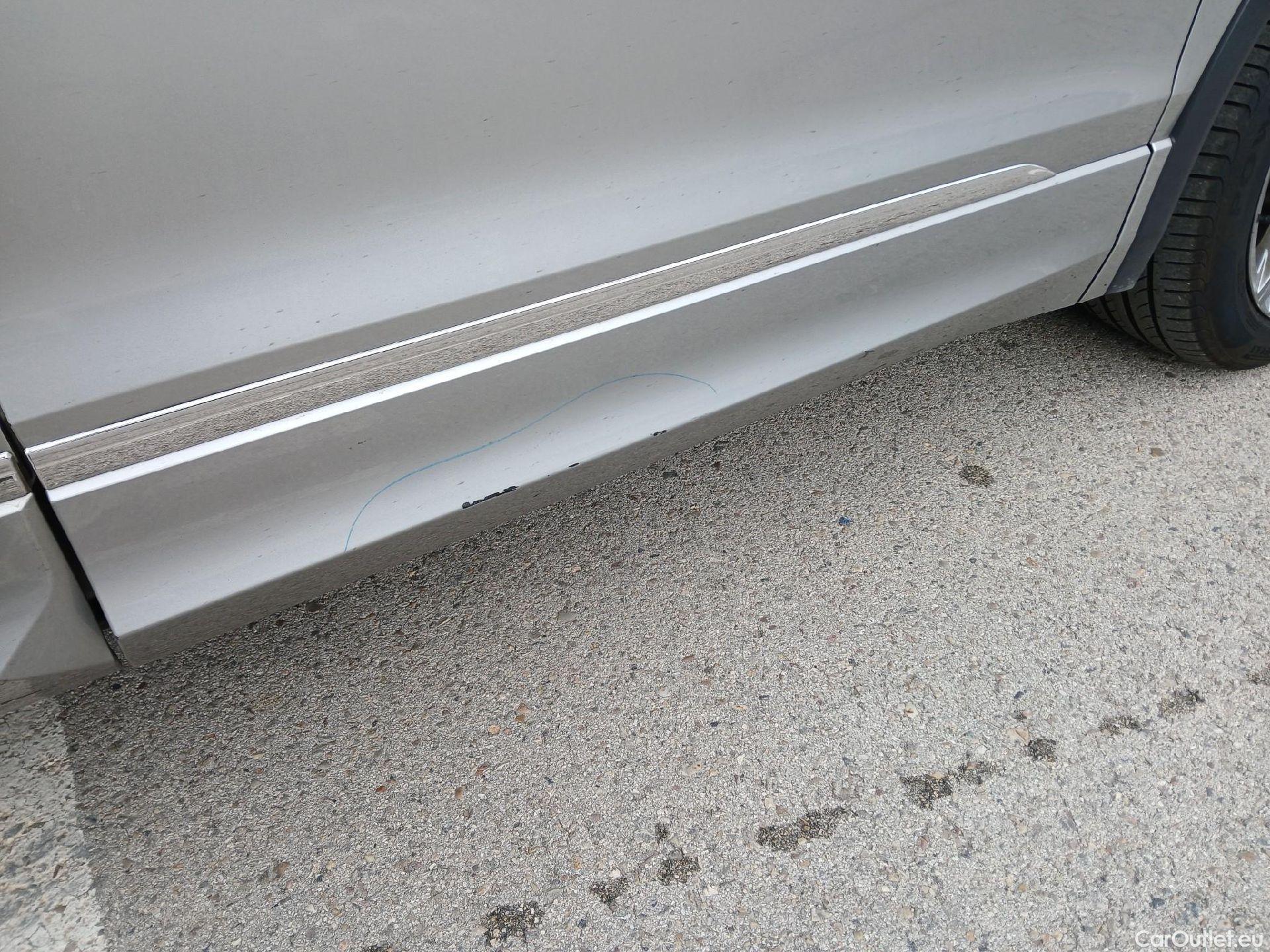  Volkswagen  Tiguan VOLKSWAGEN  / 2016 / 5P / todoterreno Advance 2.0 TDI 110kW (150CV) DSG #26