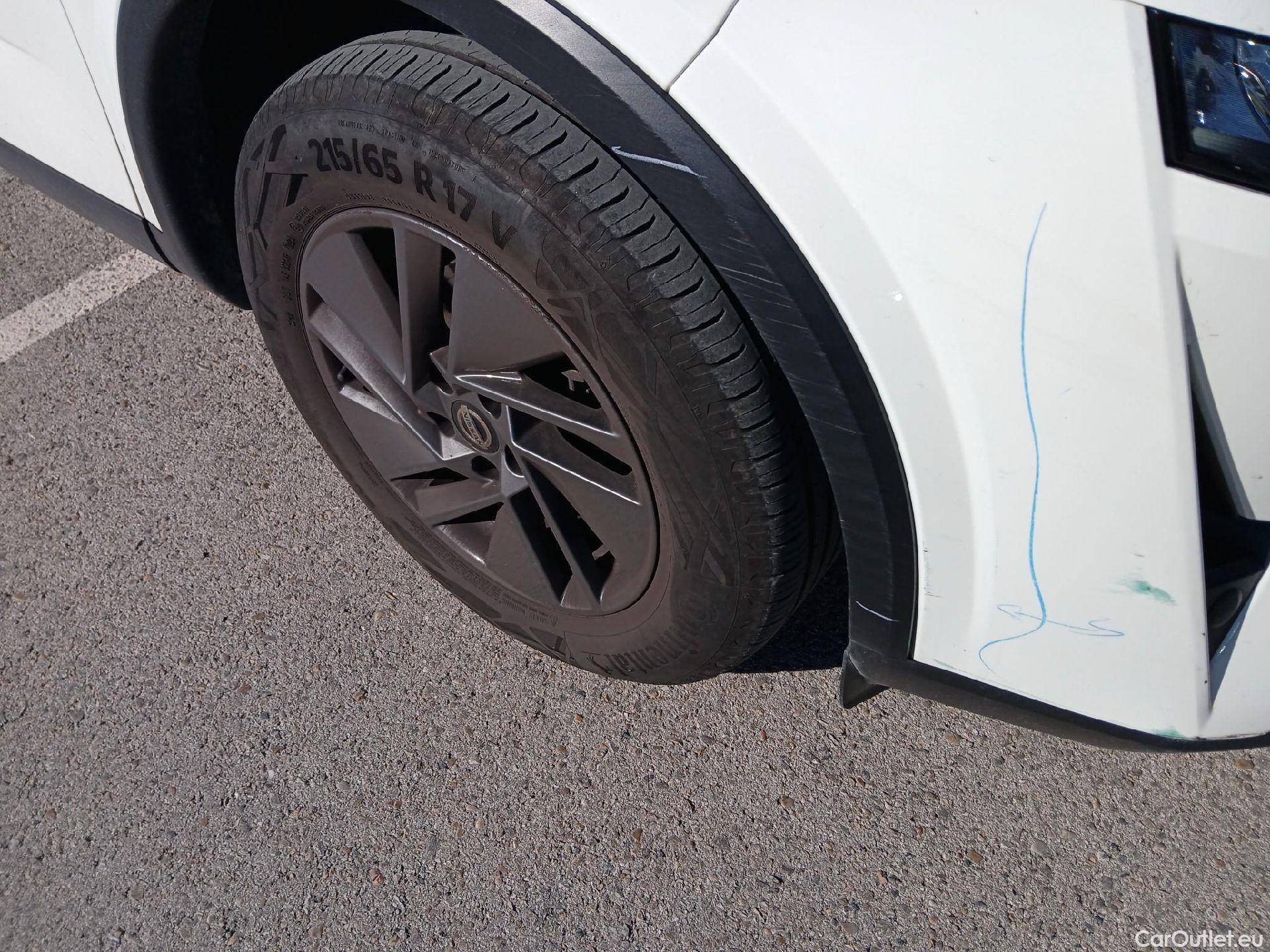  Nissan  Qashqai NISSAN  / 2021 / 5P / todoterreno DIG-T 103kW (140CV) mHEV 4x2 Acenta #33