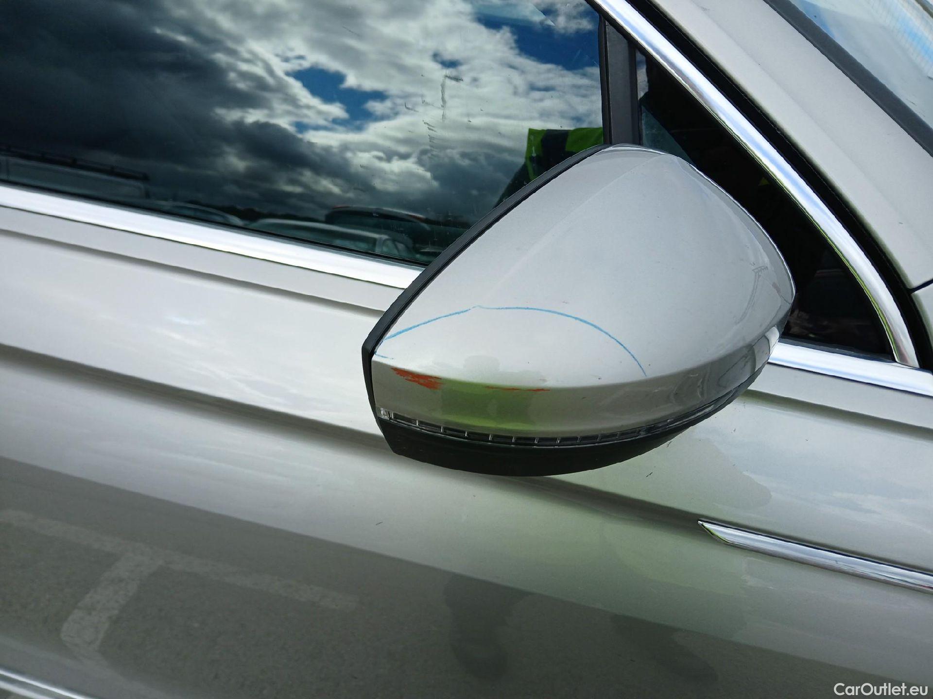  Volkswagen  Tiguan VOLKSWAGEN  / 2016 / 5P / todoterreno Advance 2.0 TDI 110kW (150CV) DSG #27