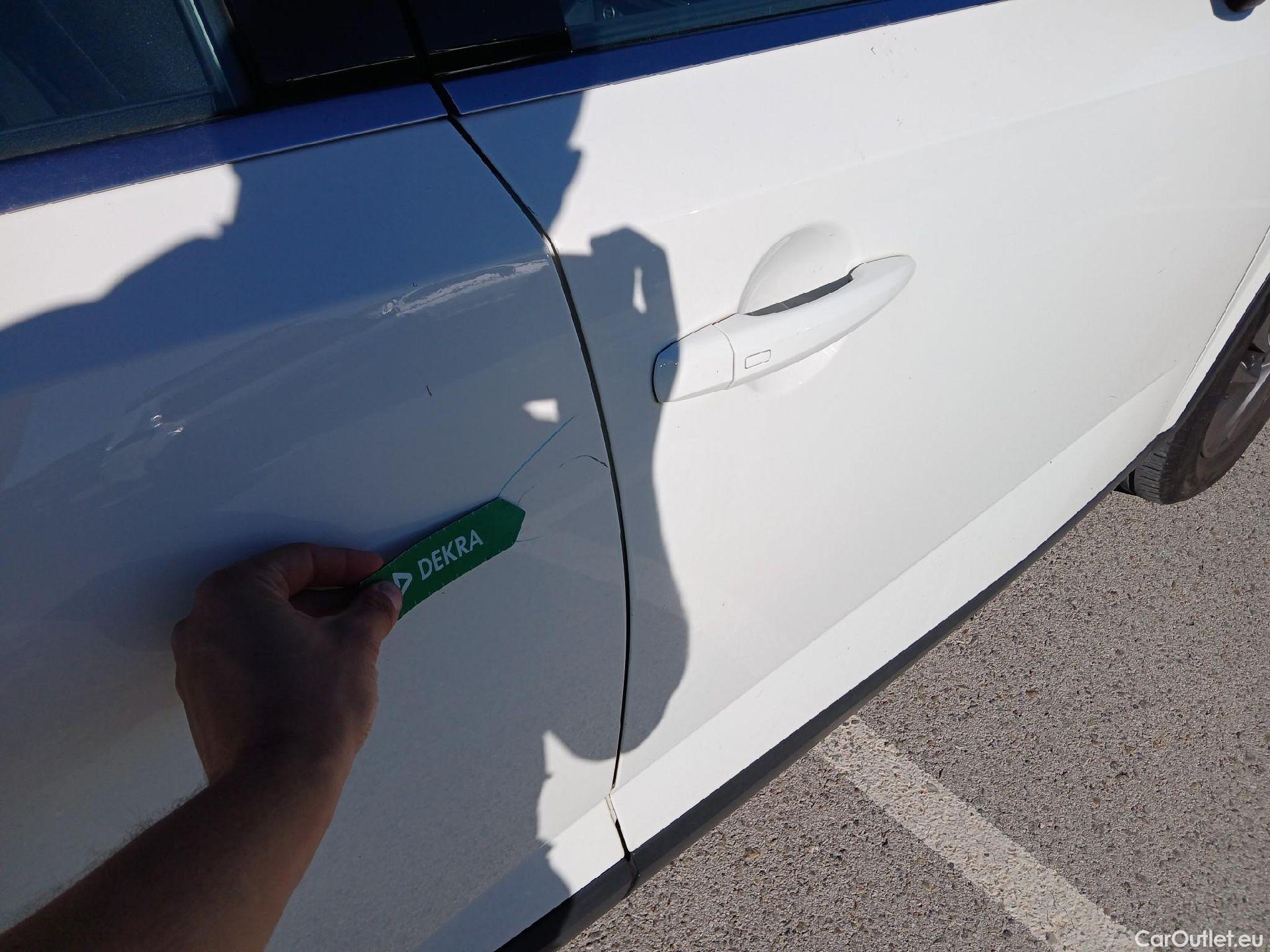  Nissan  Qashqai NISSAN  / 2021 / 5P / todoterreno DIG-T 103kW (140CV) mHEV 4x2 Acenta #28