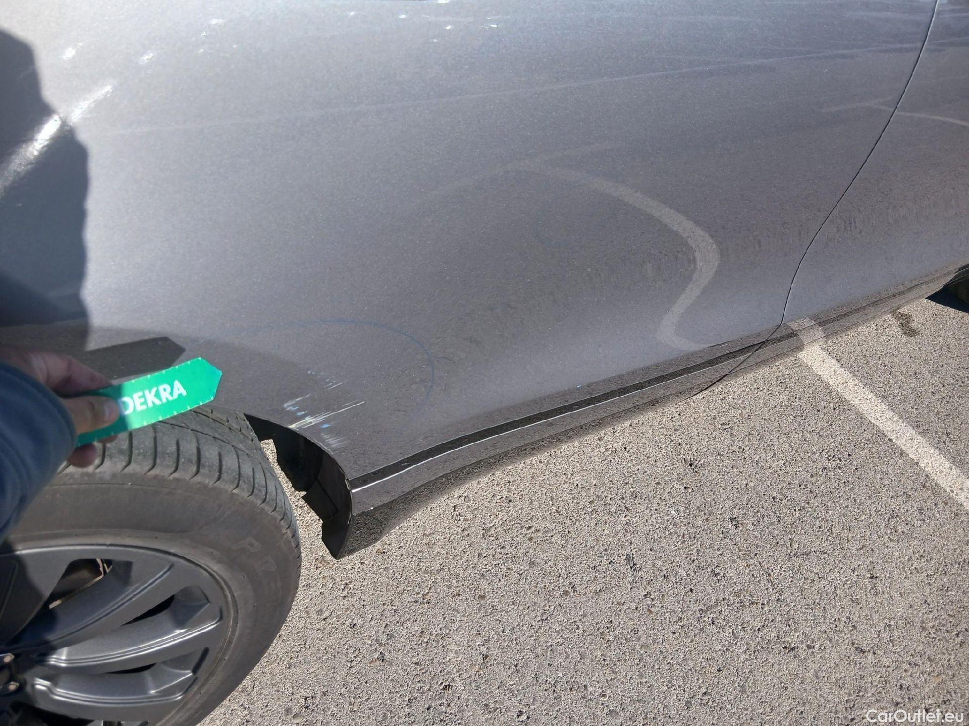  Land Rover  Range Rover LAND ROVER  Velar / 2017 / 5P / todoterreno 2.0D I4 150kW R-Dynamic S 4WD Auto #35