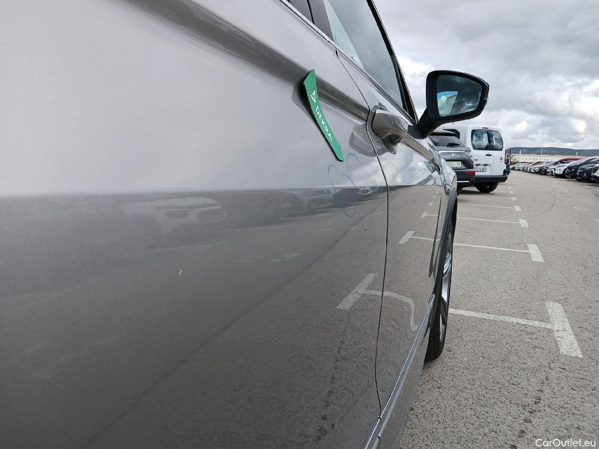  Volkswagen  Tiguan VOLKSWAGEN  / 2016 / 5P / todoterreno Advance 2.0 TDI 110kW (150CV) DSG #24