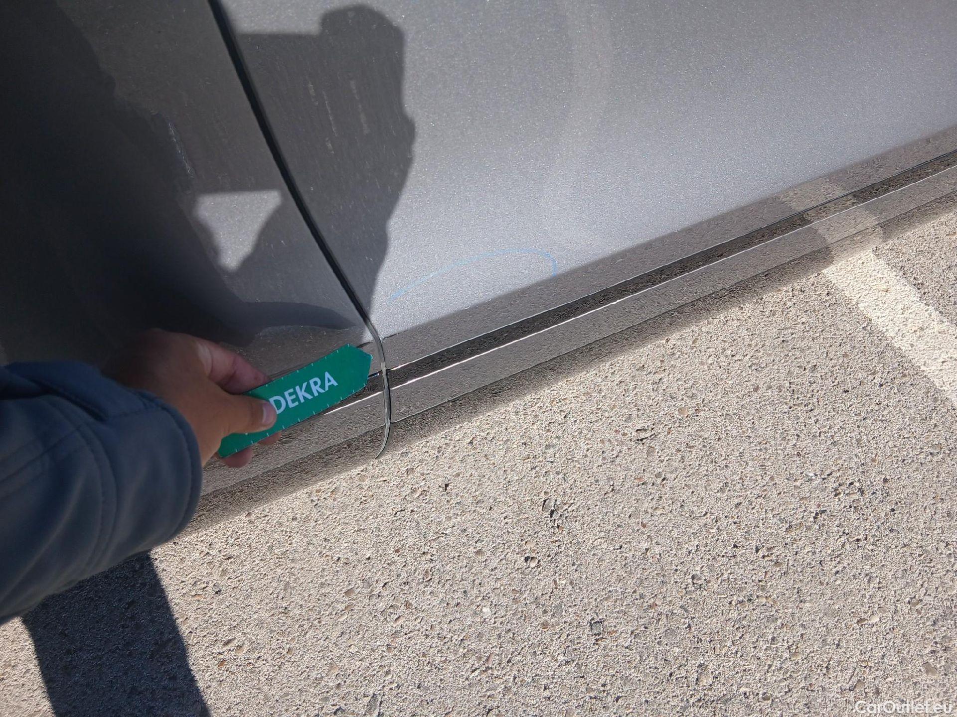  Land Rover  Range Rover LAND ROVER  Velar / 2017 / 5P / todoterreno 2.0D I4 150kW R-Dynamic S 4WD Auto #38