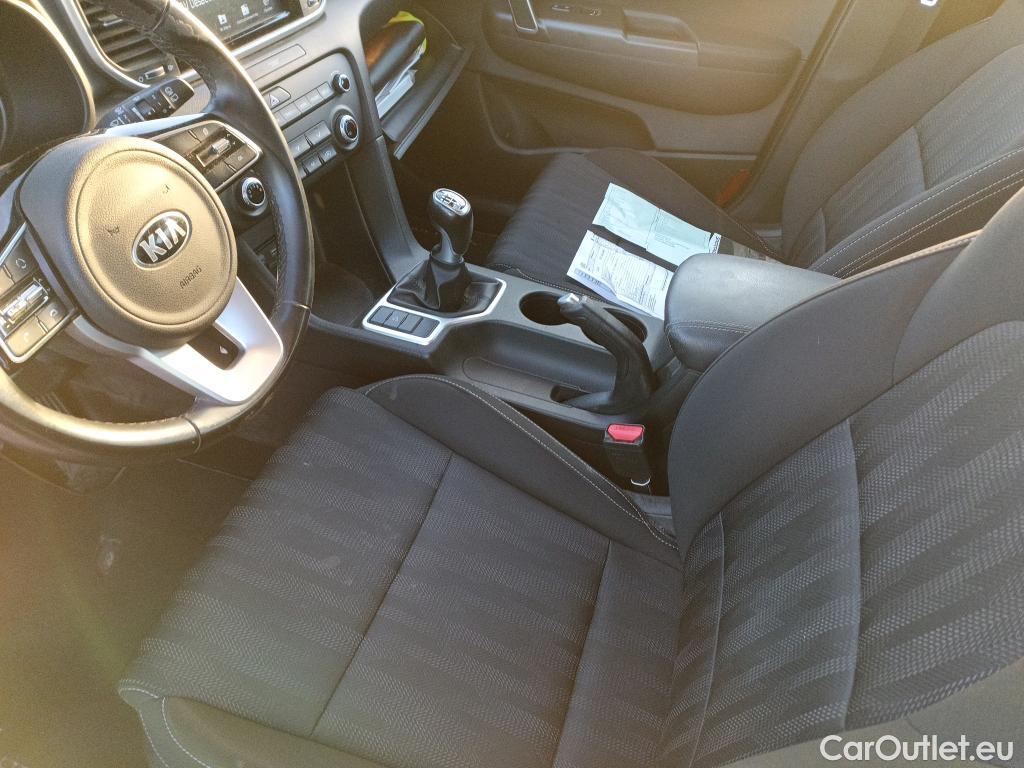  KIA  Sportage KIA  / 2018 / 5P / todoterreno 1.6 MHEV Concept 85kW (115CV) 4x2 #13