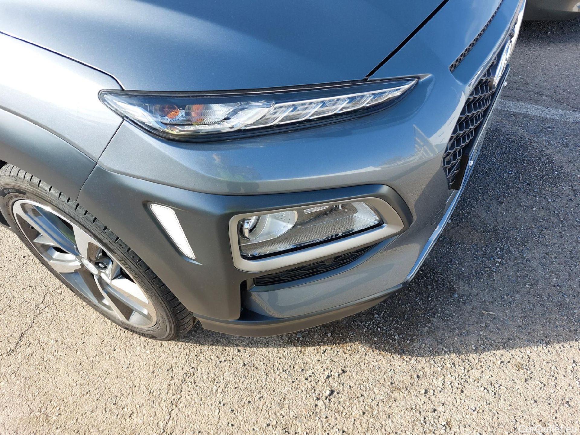  Hyundai  Konna HYUNDAI Kona / 2017 / 5P / todoterreno KONA TGDI 1.6 176CV 4X4 DT STYLE SKY #2