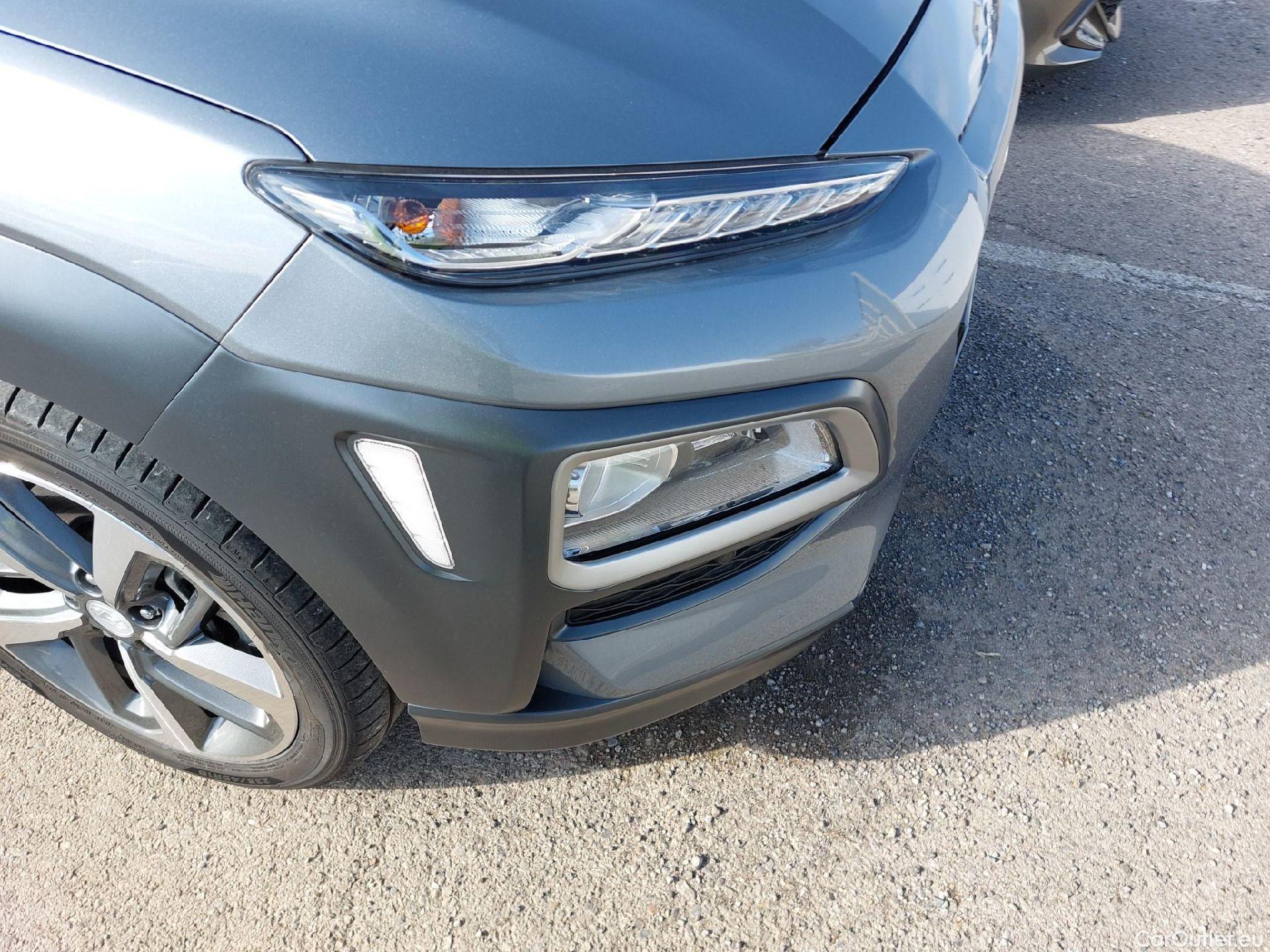  Hyundai  Konna HYUNDAI Kona / 2017 / 5P / todoterreno KONA TGDI 1.6 176CV 4X4 DT STYLE SKY #1