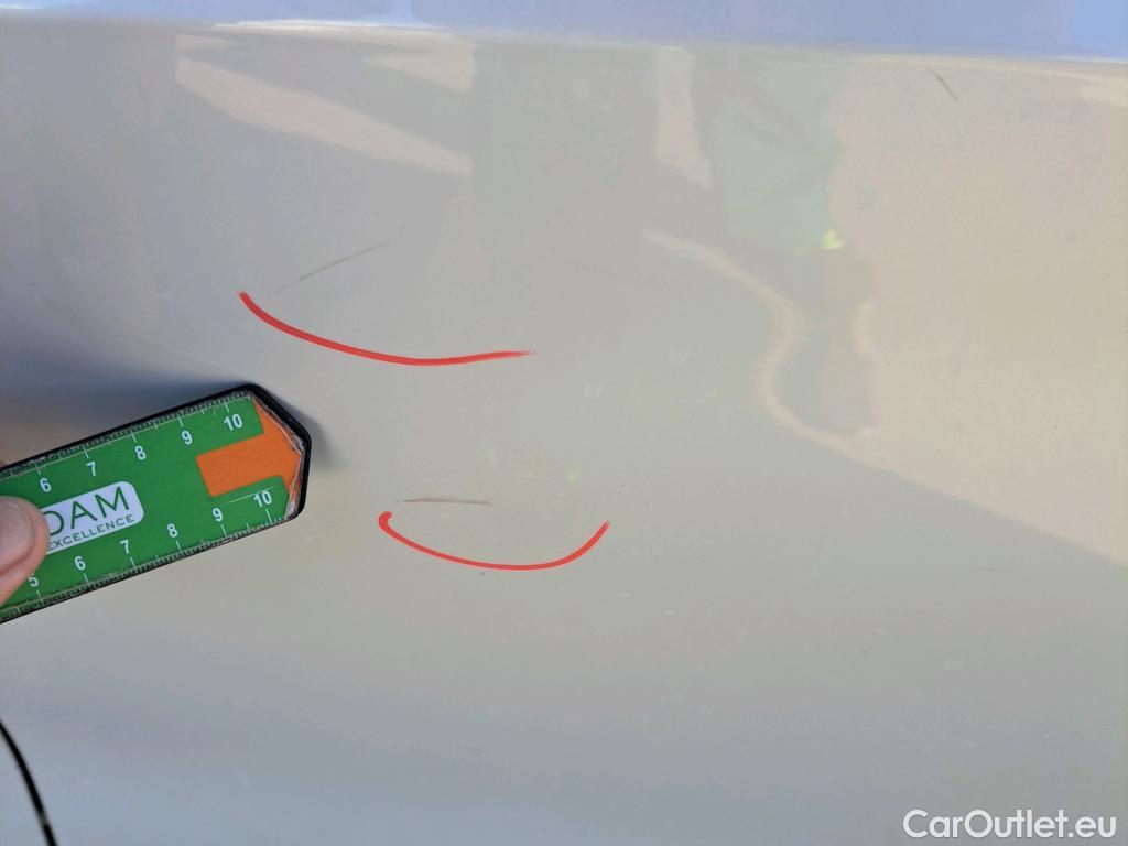  Bmw  Serie 1 BMW  / 2019 / 5P / berlina con portón 118i #26